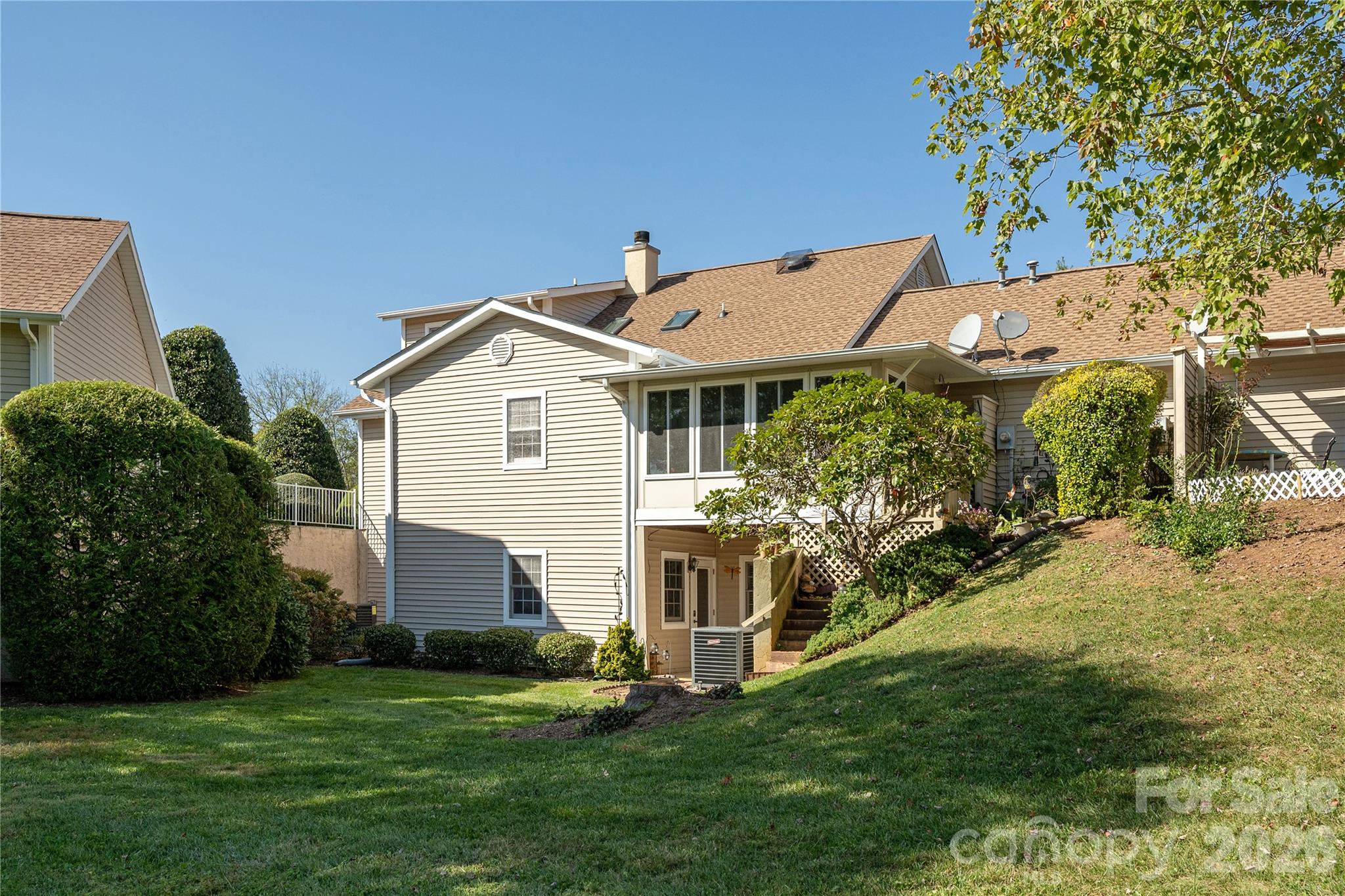 Townhouse at 1111 Citation Circle, Hendersonville, photo 40 of 41