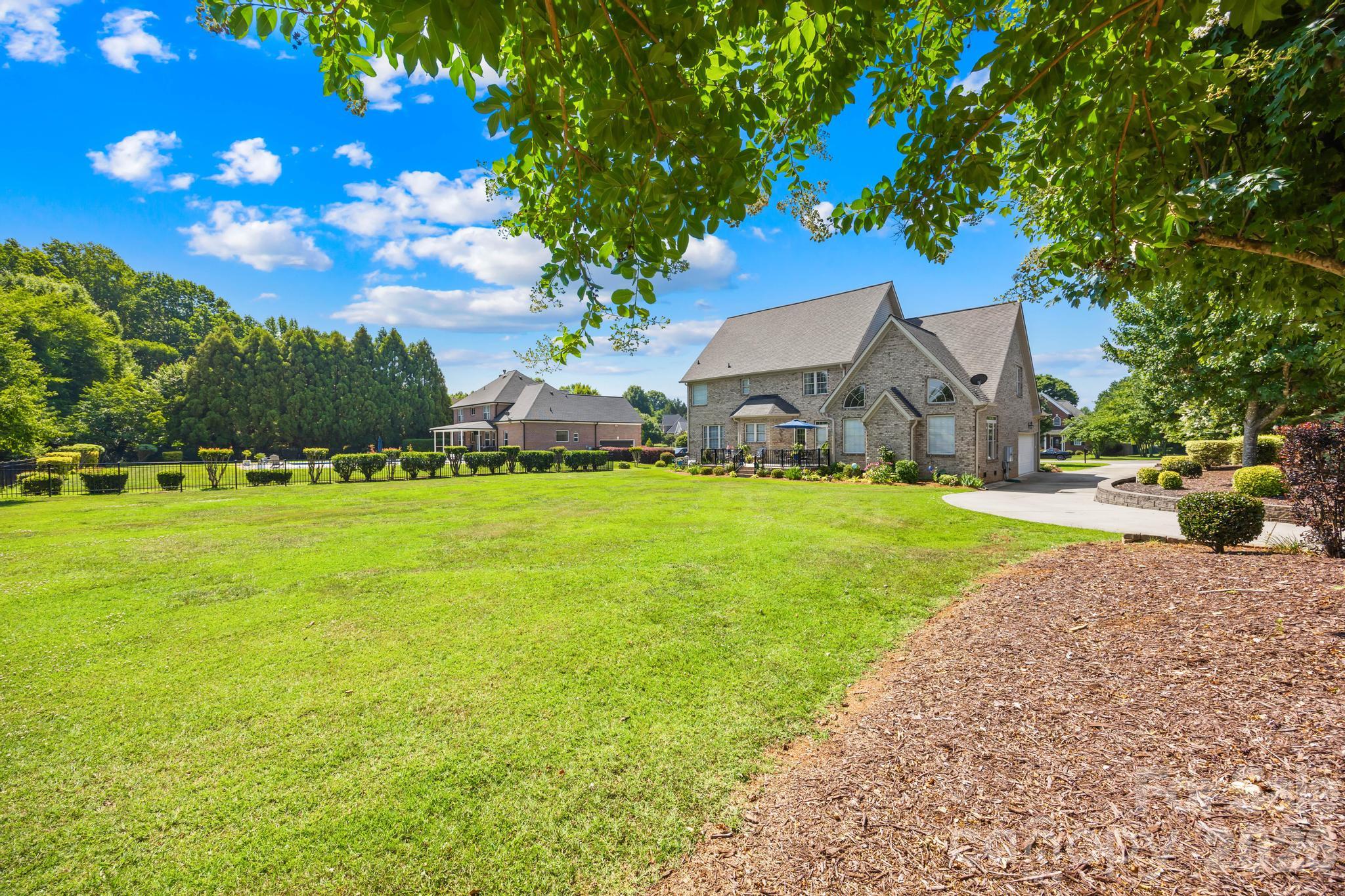 Single Family Residence at 105 Mandarin Drive, Mooresville, photo 74 of 92