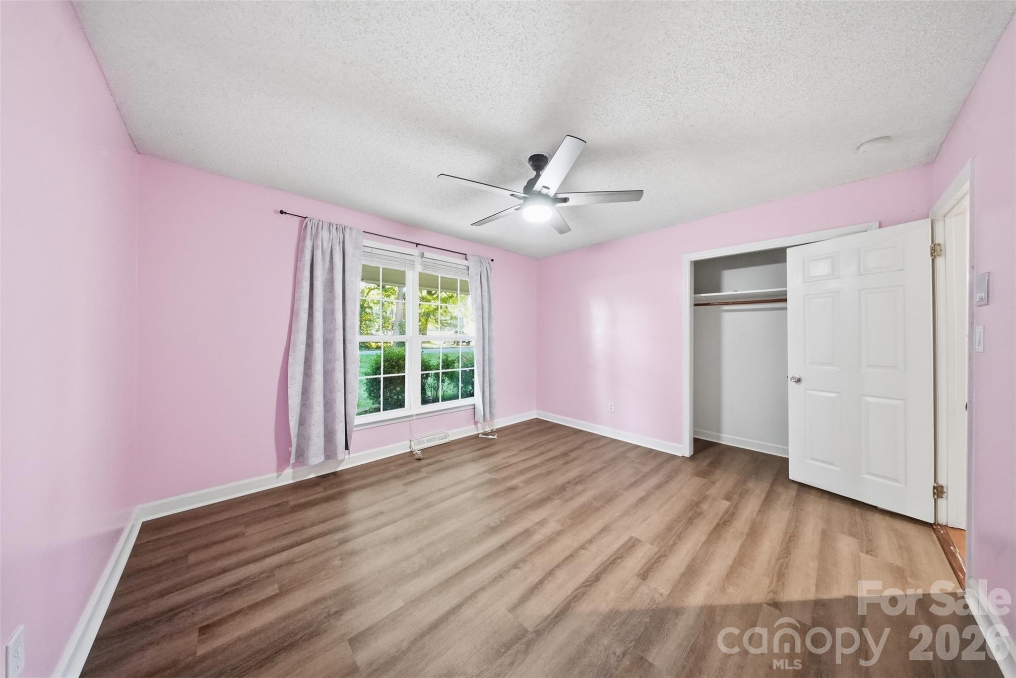 Single Family Residence at 807 N Oakland Street, Dallas, photo 13 of 40