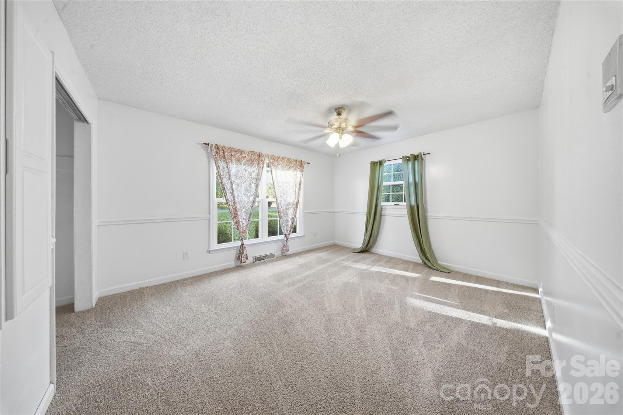Single Family Residence at 807 N Oakland Street, Dallas, photo 19 of 40