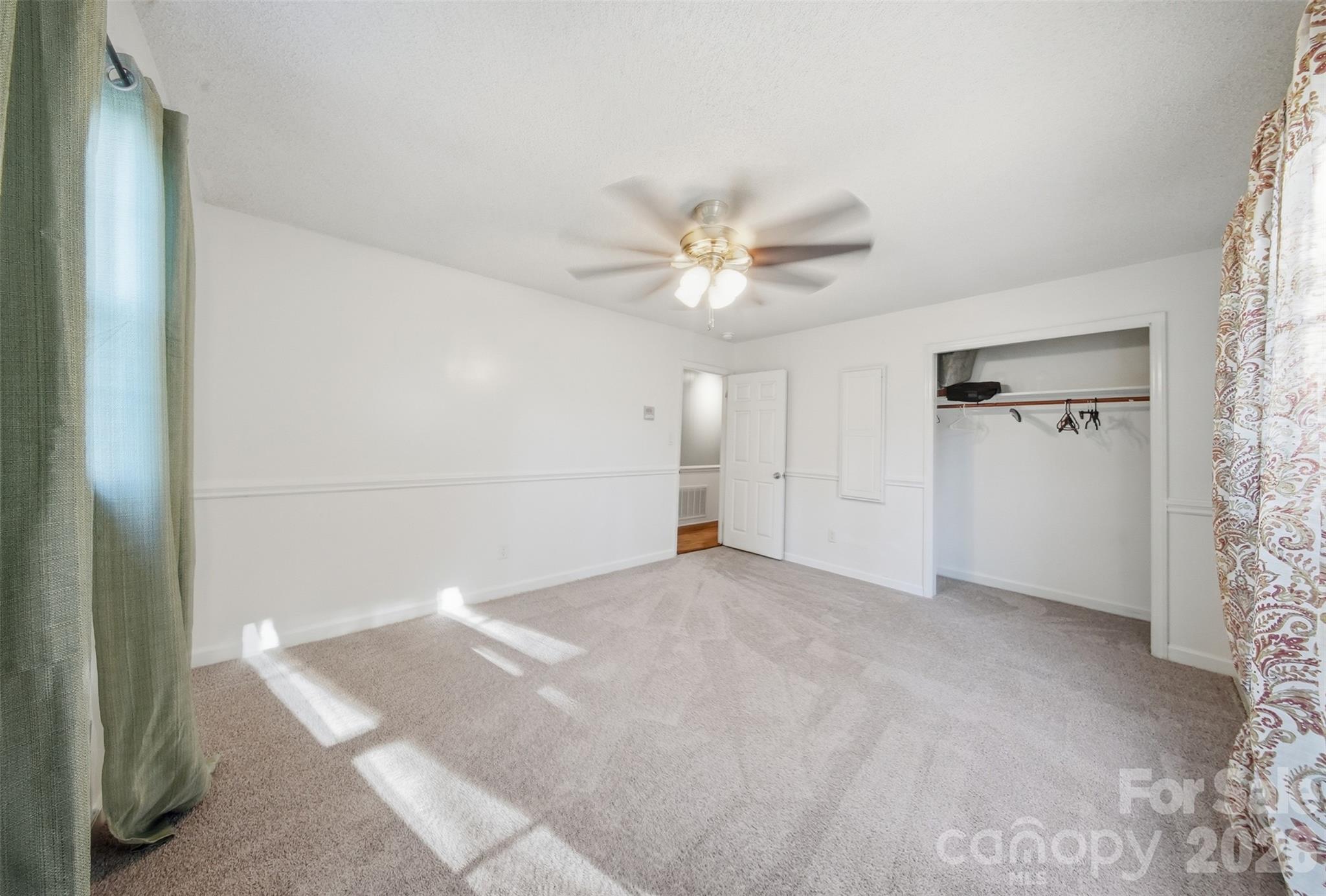 Single Family Residence at 807 N Oakland Street, Dallas, photo 20 of 40