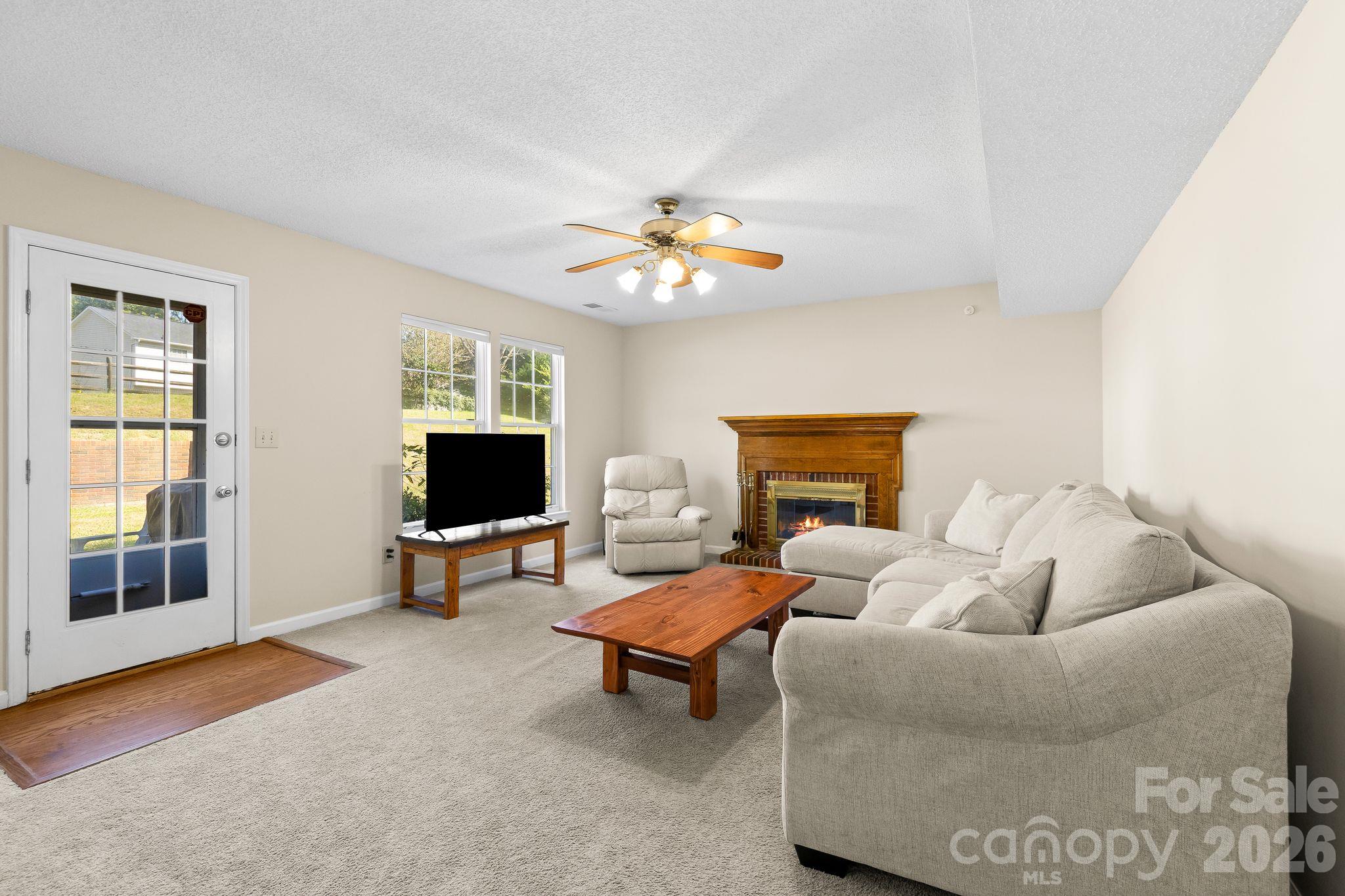 Single Family Residence at 8908 Steinbeck Court, Charlotte, photo 17 of 48