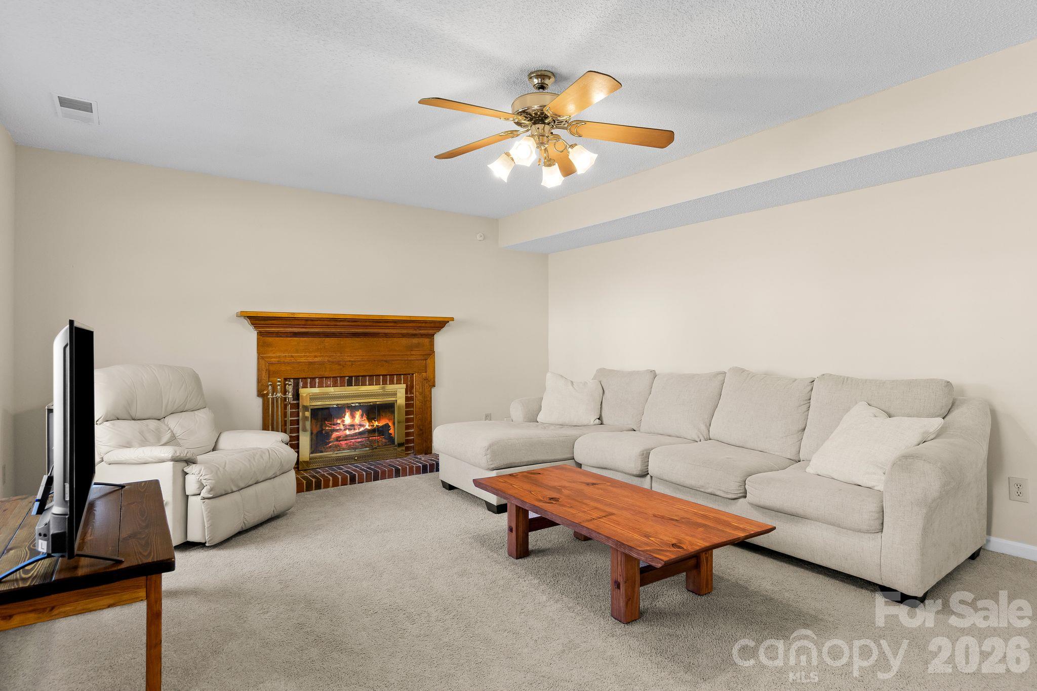 Single Family Residence at 8908 Steinbeck Court, Charlotte, photo 18 of 48