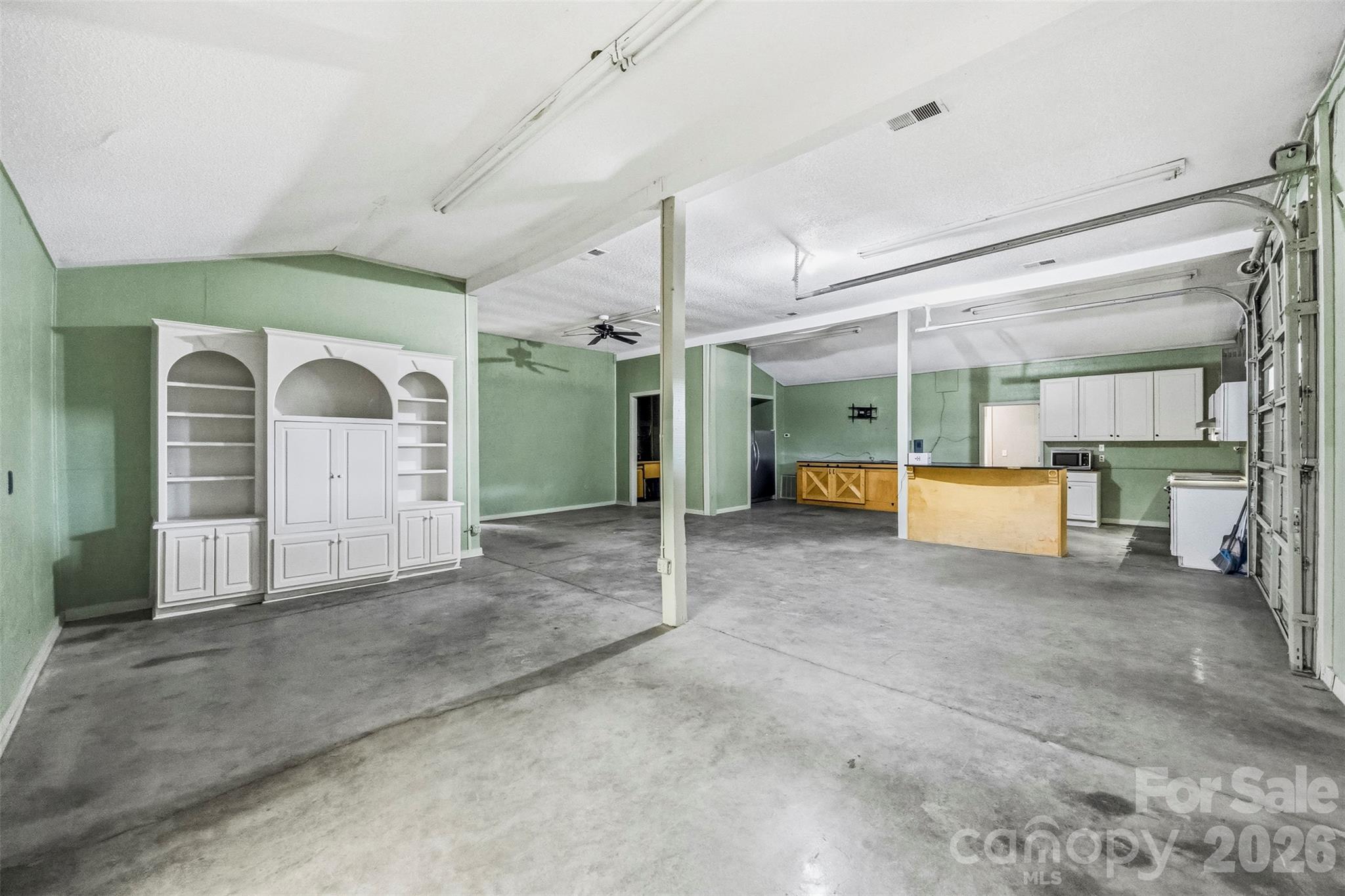 Open area - cars, restaurant, warehouse, event space - 10327 Hwy 49 Highway, Mount Pleasant