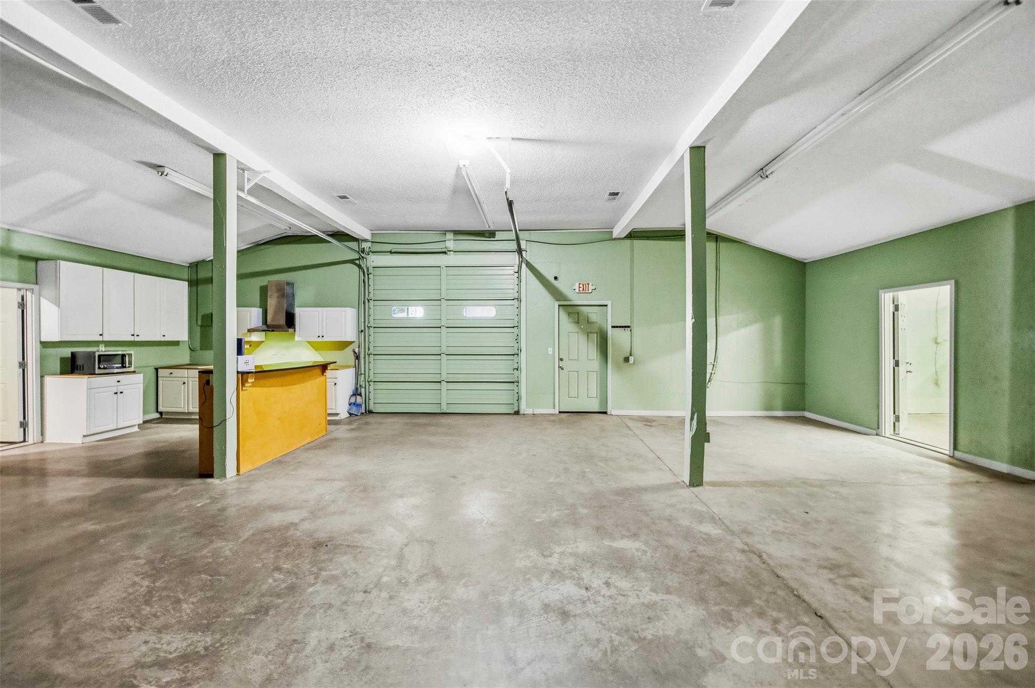 Open area - cars, restaurant, warehouse, event space - 10327 Hwy 49 Highway, Mount Pleasant