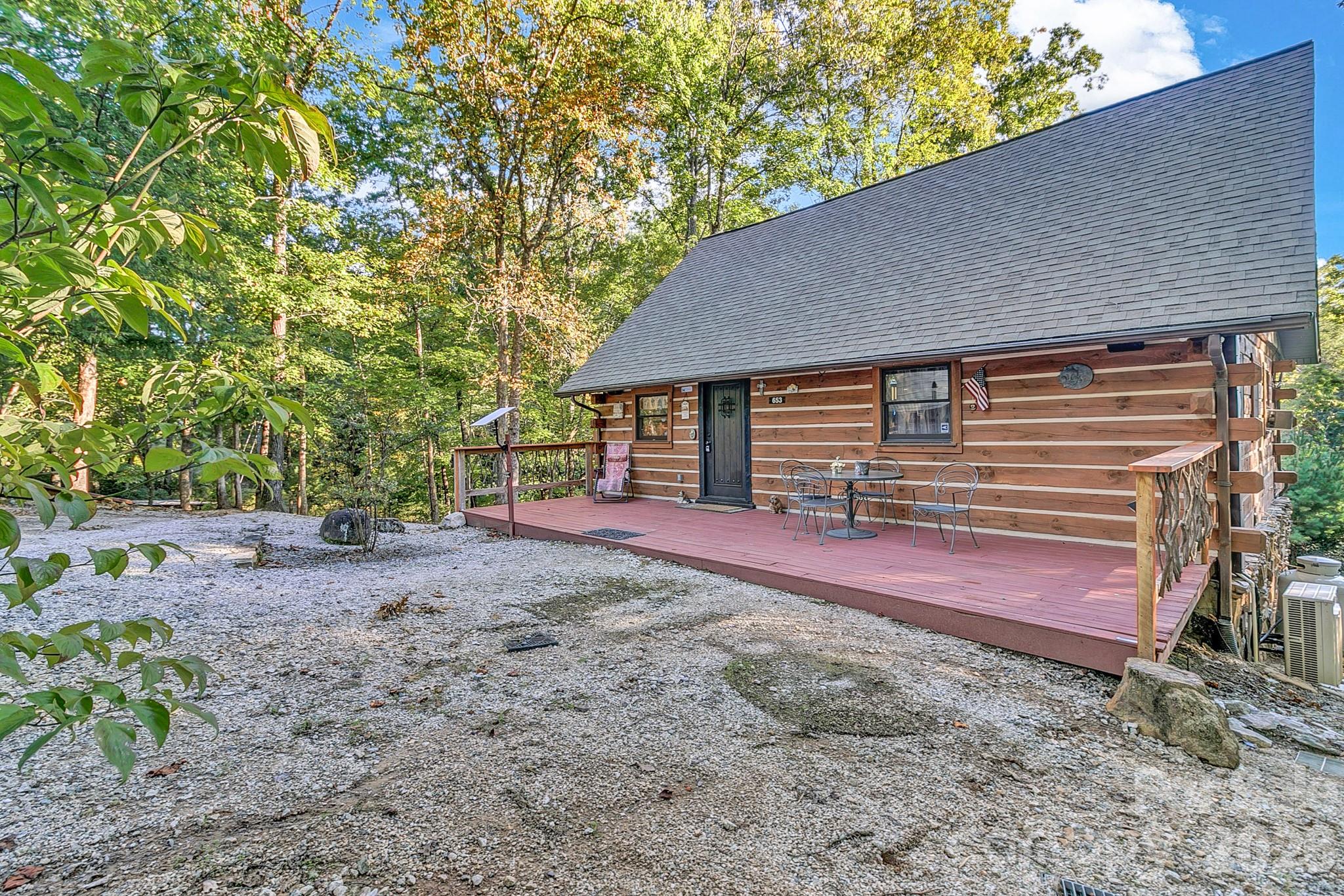 Single Family Residence at 653 Lakeview Drive N, Marion, photo 3 of 48