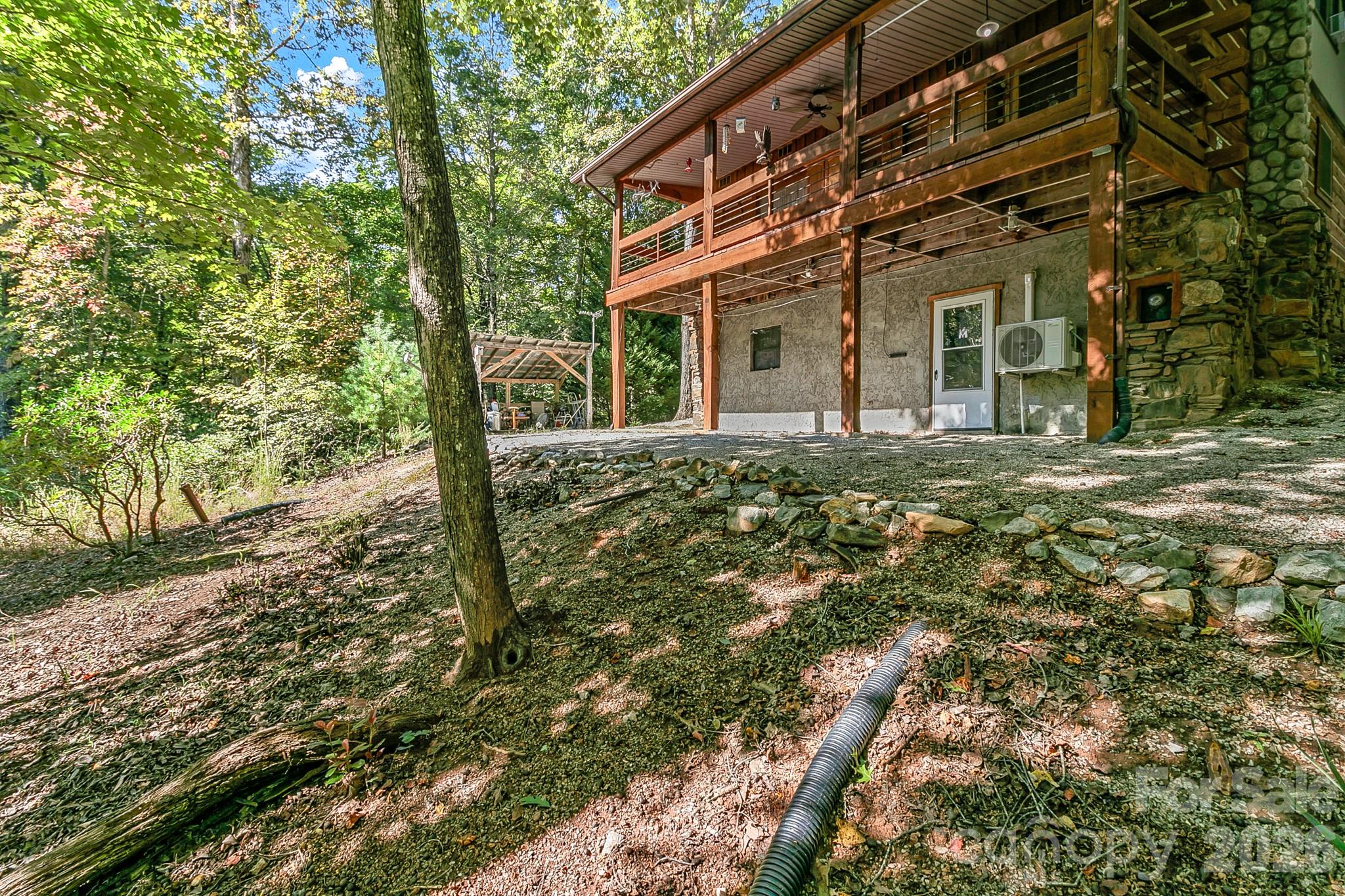 Single Family Residence at 653 Lakeview Drive N, Marion, photo 7 of 48