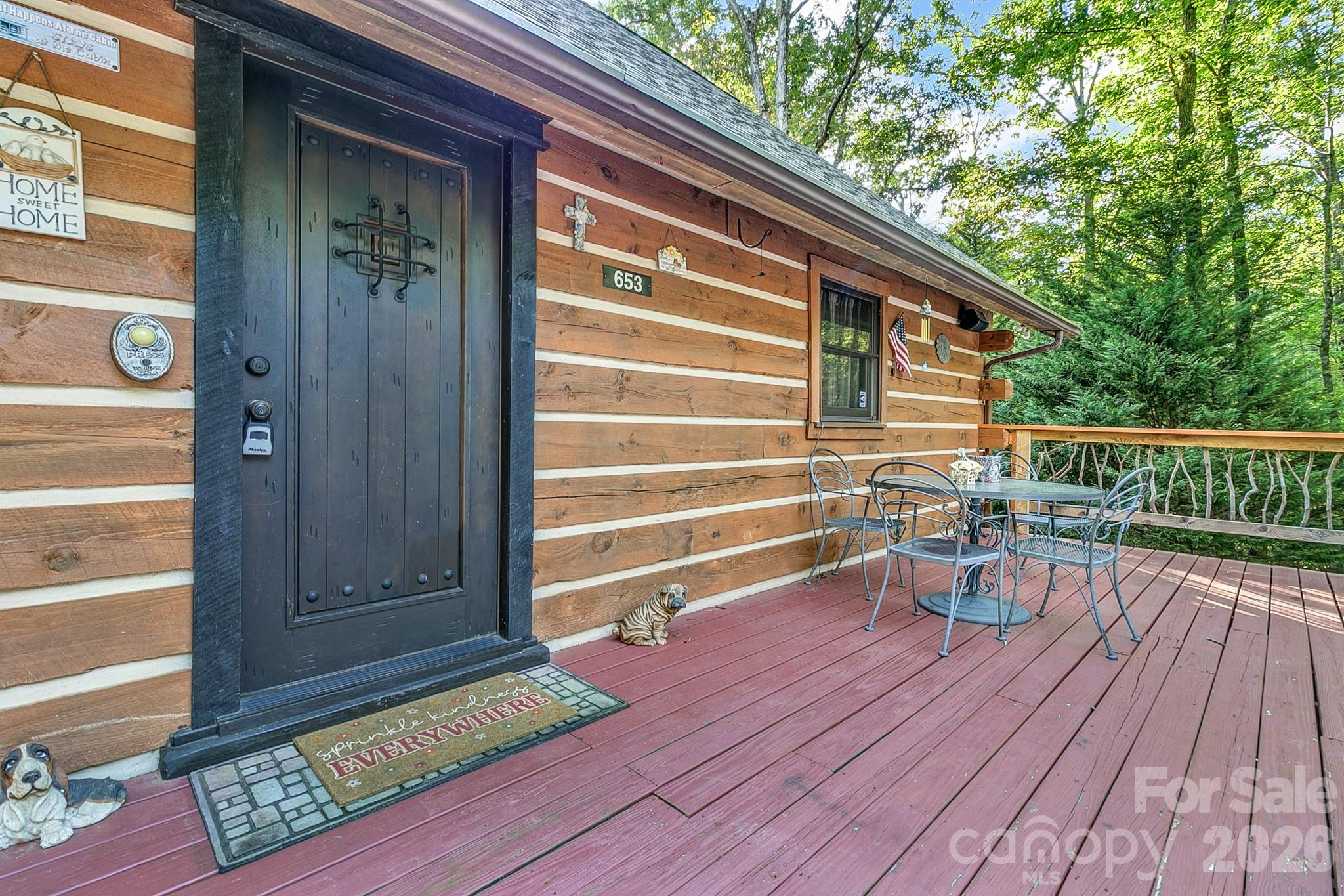 Single Family Residence at 653 Lakeview Drive N, Marion, photo 10 of 48