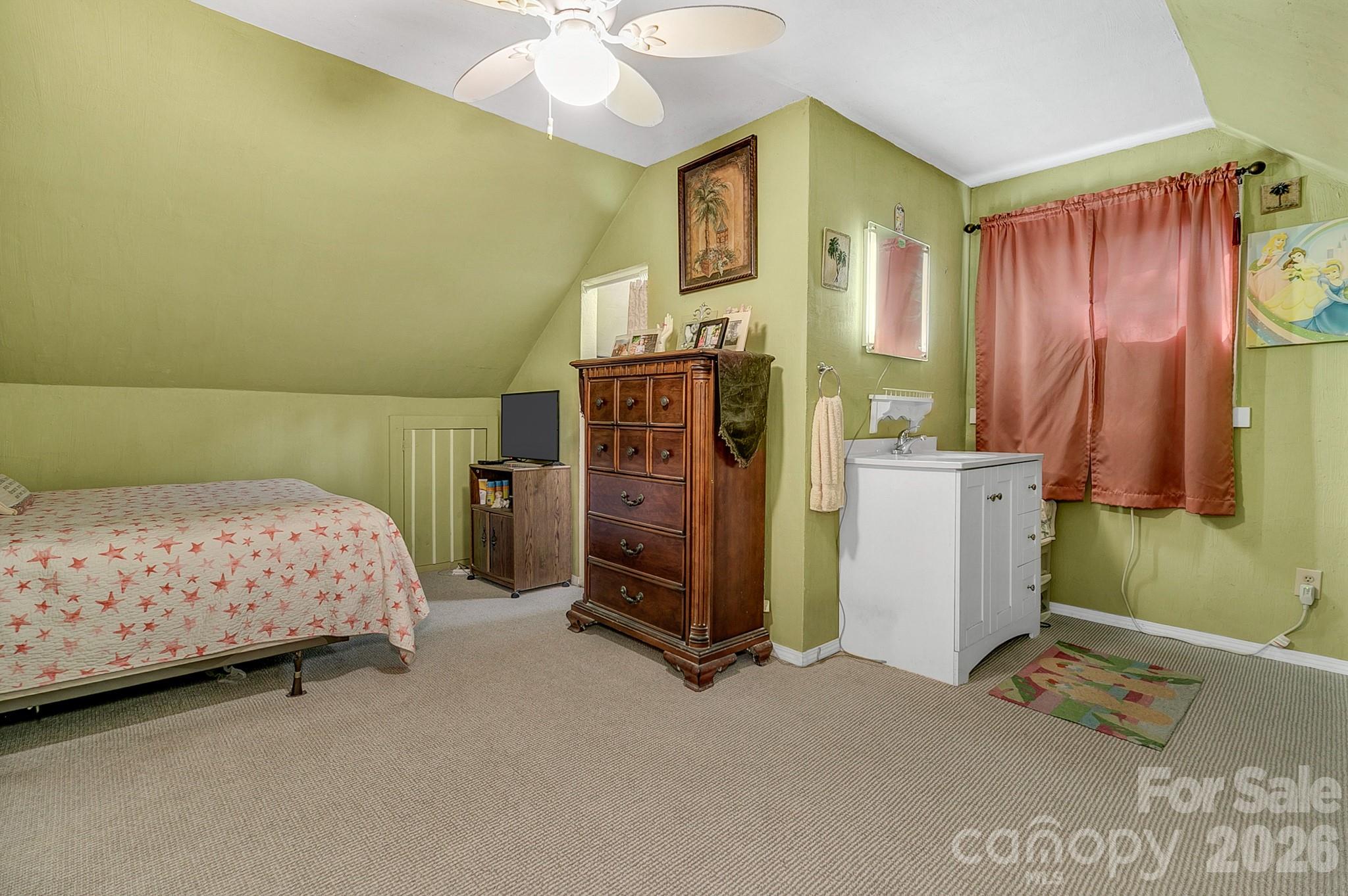 Single Family Residence at 653 Lakeview Drive N, Marion, photo 34 of 48