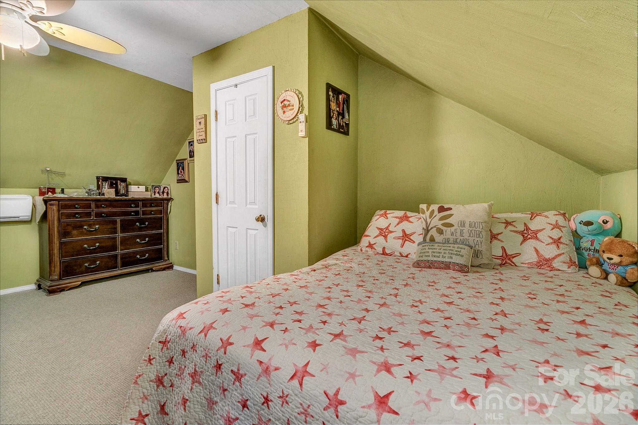 Single Family Residence at 653 Lakeview Drive N, Marion, photo 36 of 48