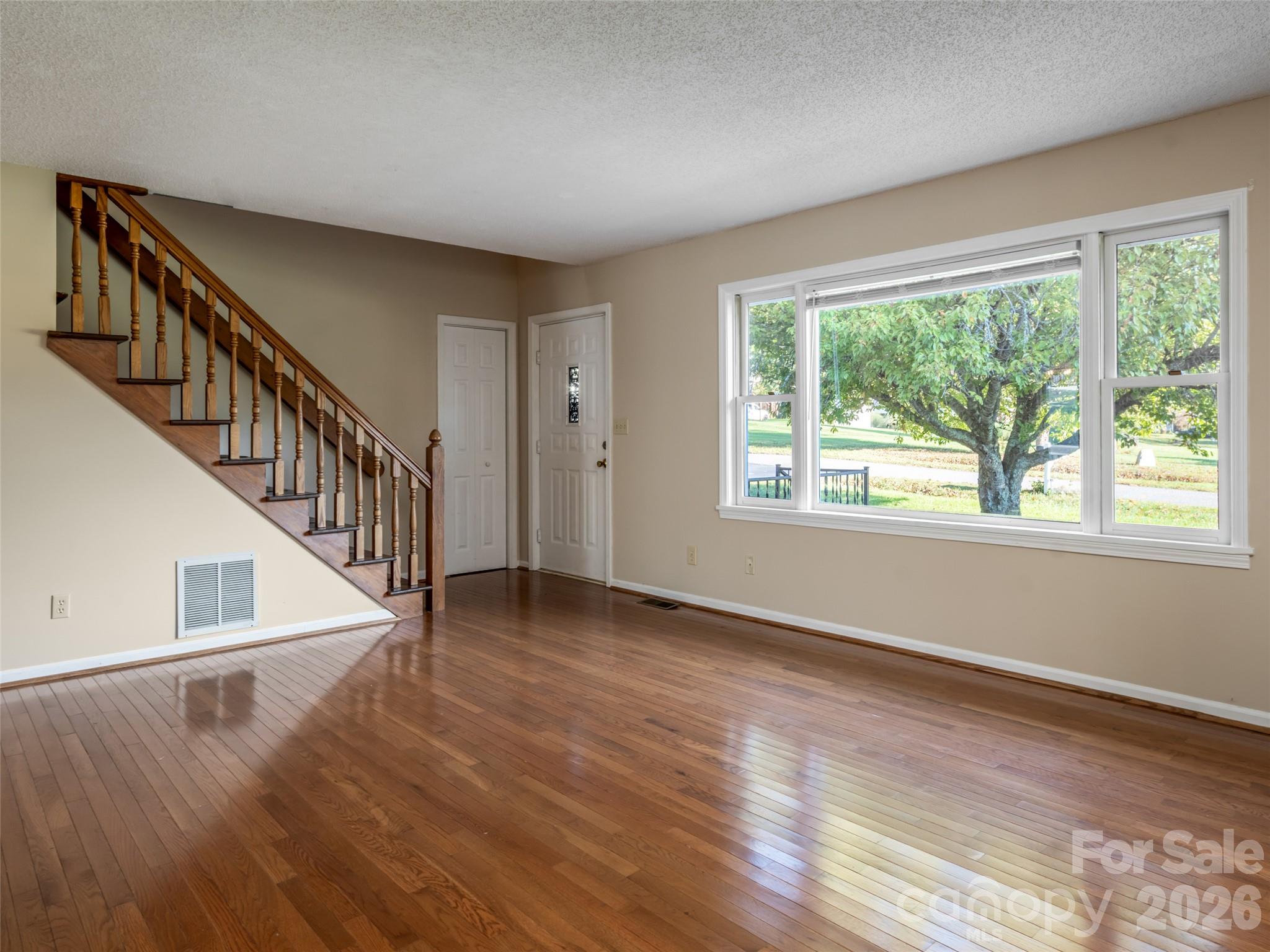 Upper level access from living room - 47 Cane Creek Circle, Fairview