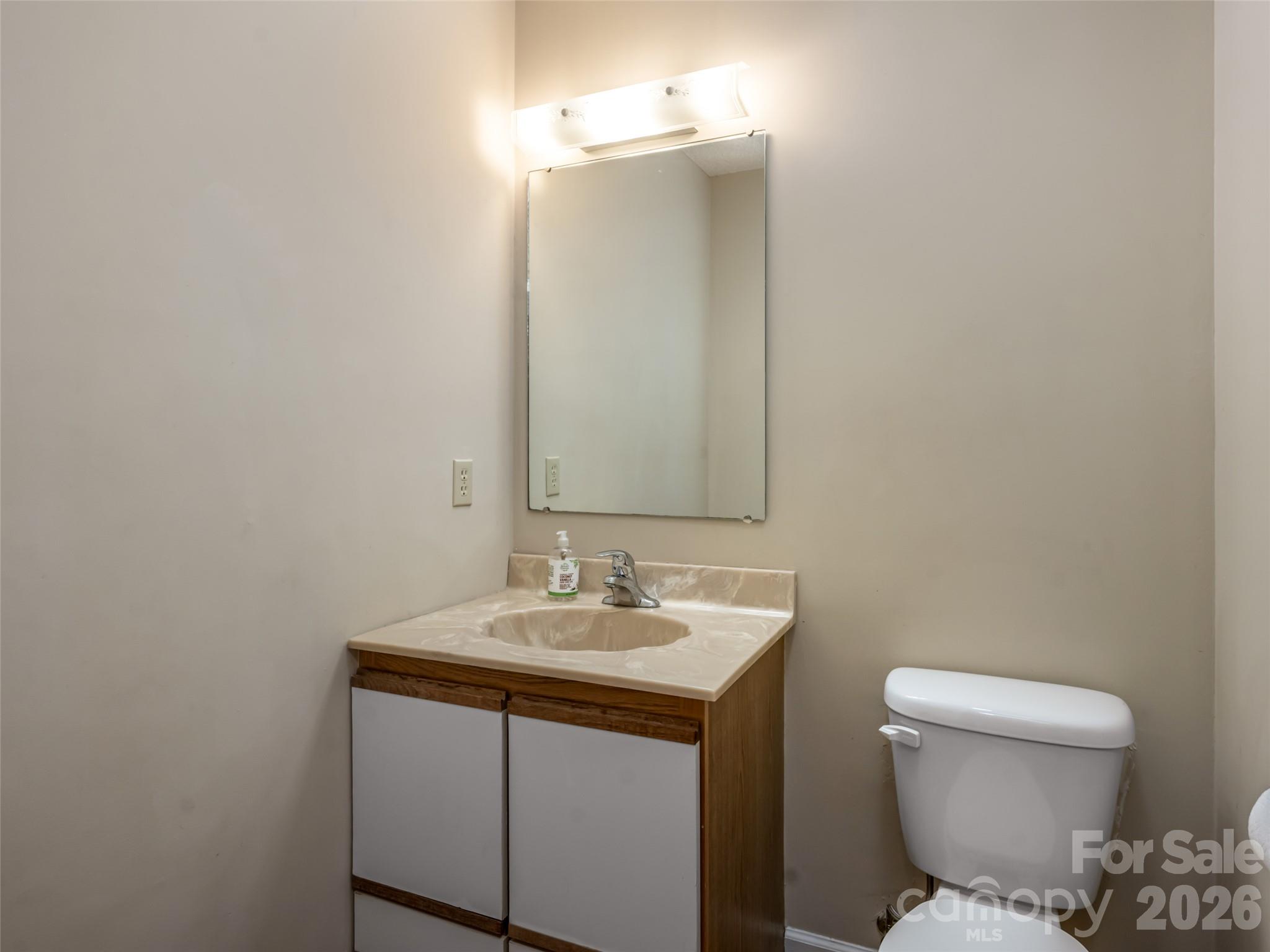 1/2 bath on main level - 47 Cane Creek Circle, Fairview