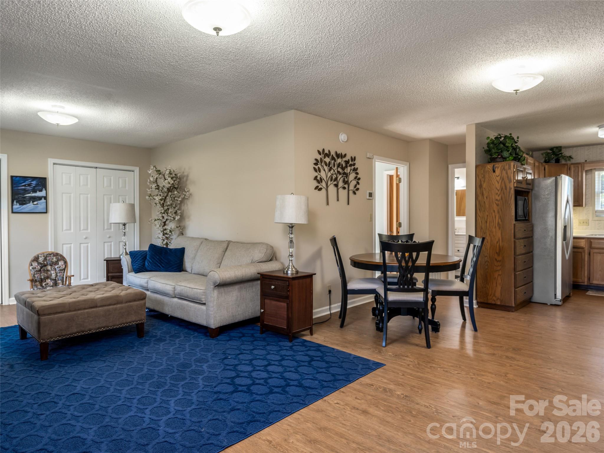 Flowing floor plan in apartment - 47 Cane Creek Circle, Fairview