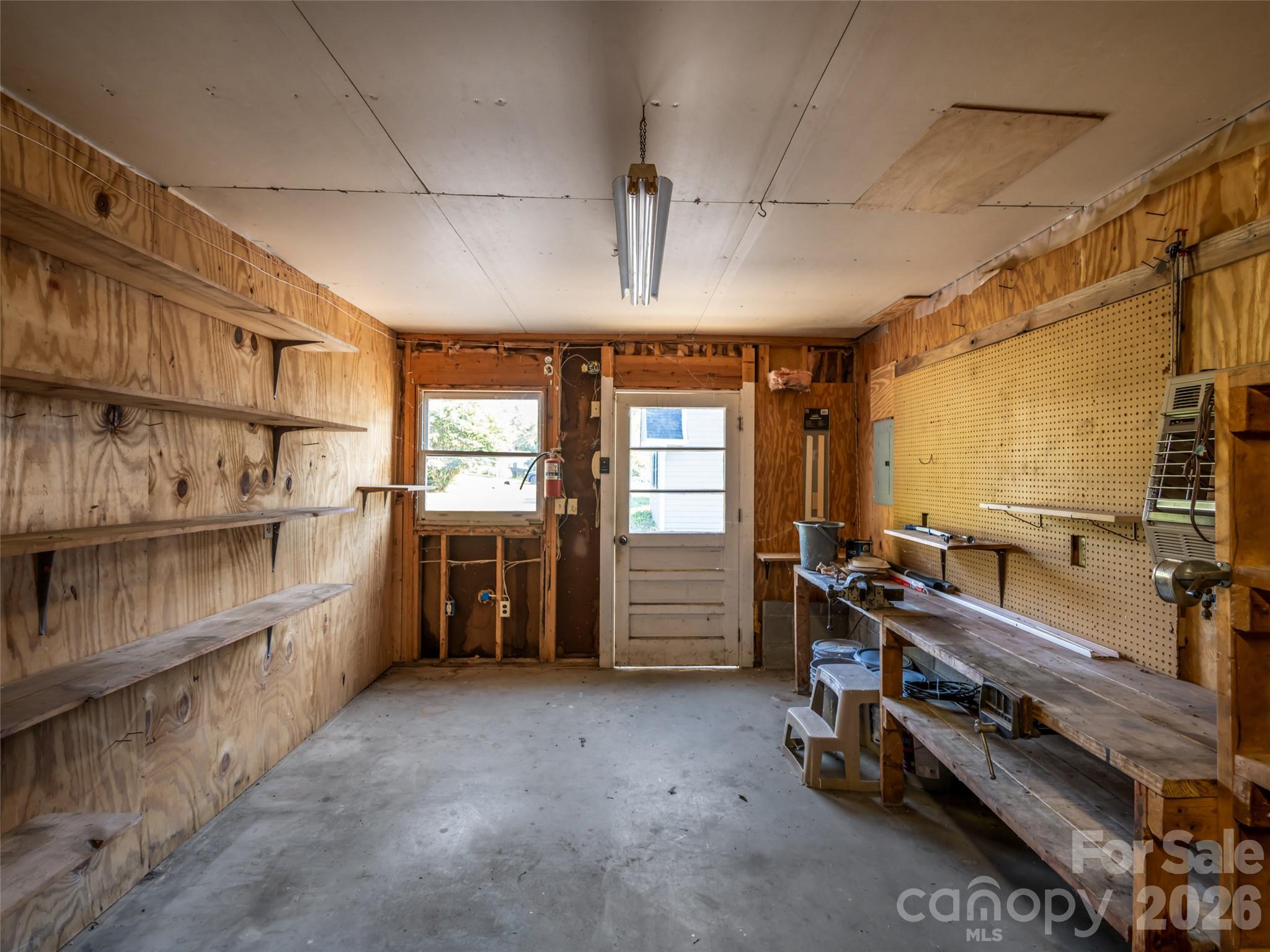 Workshop/studio space - 47 Cane Creek Circle, Fairview