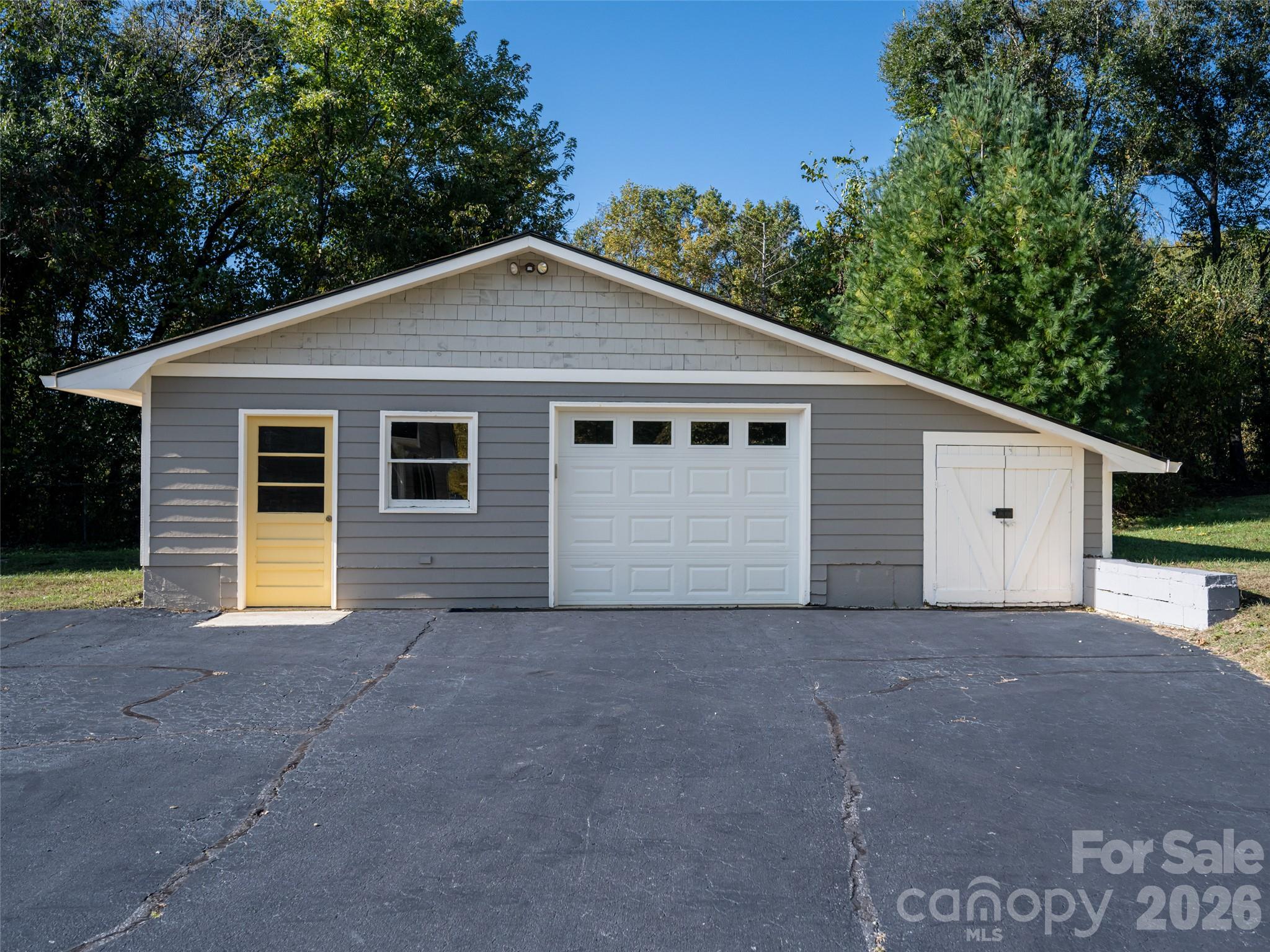 Garage/studio/workshop/ storage - 47 Cane Creek Circle, Fairview