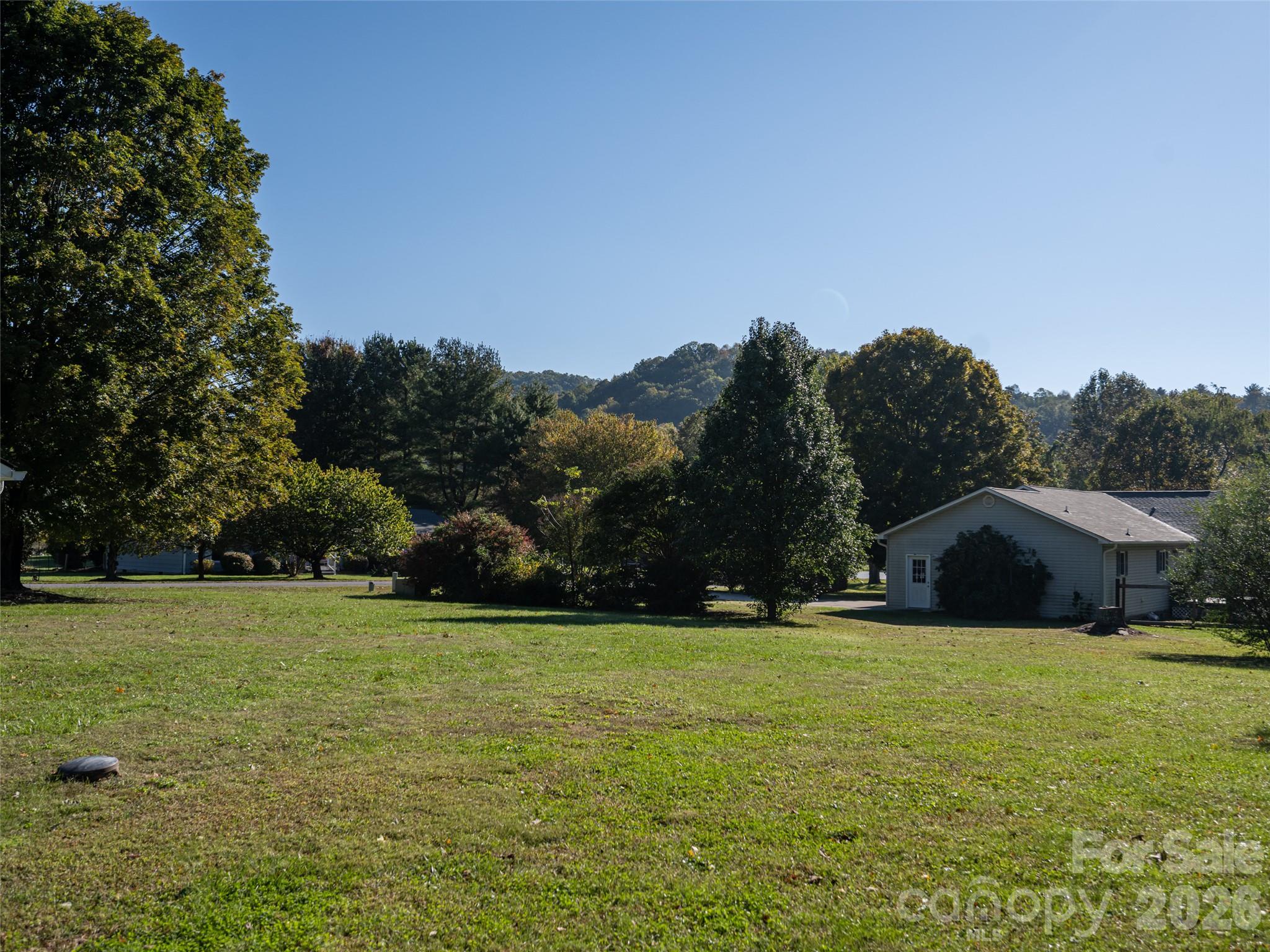 Mountain views - 47 Cane Creek Circle, Fairview