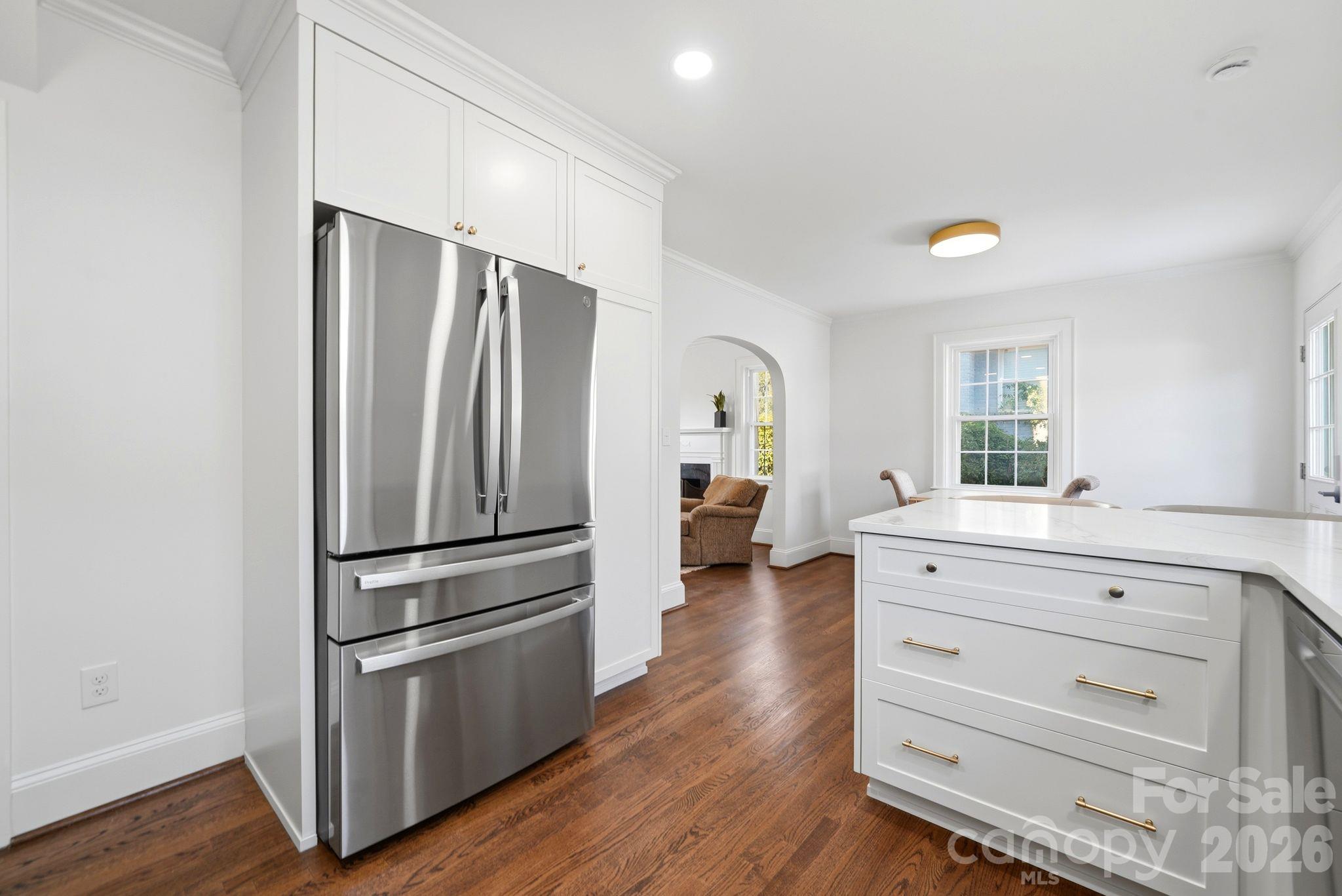 Unit A kitchen - 1307 S Kings Drive, Charlotte