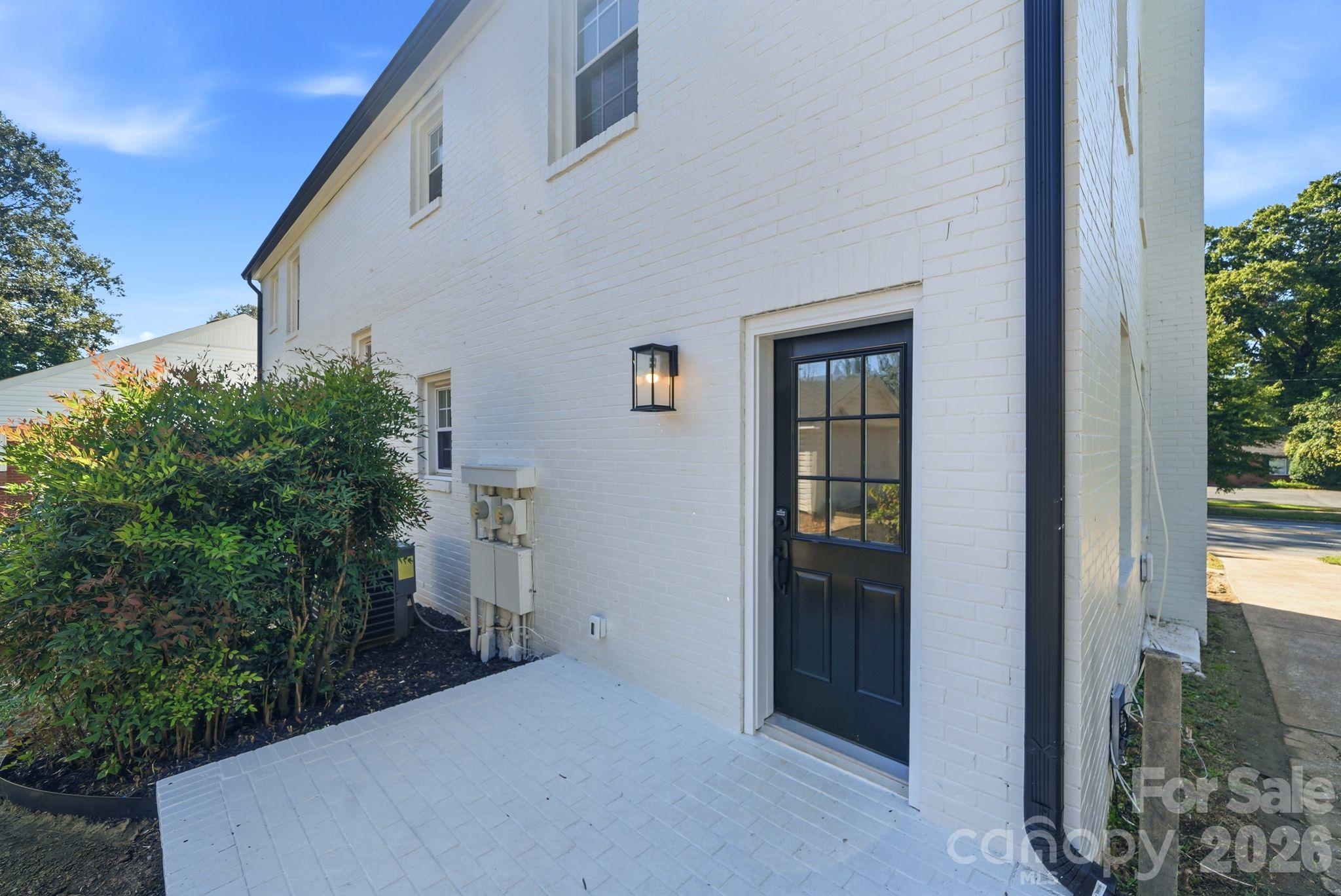 Backdoor Unit A - 1307 S Kings Drive, Charlotte