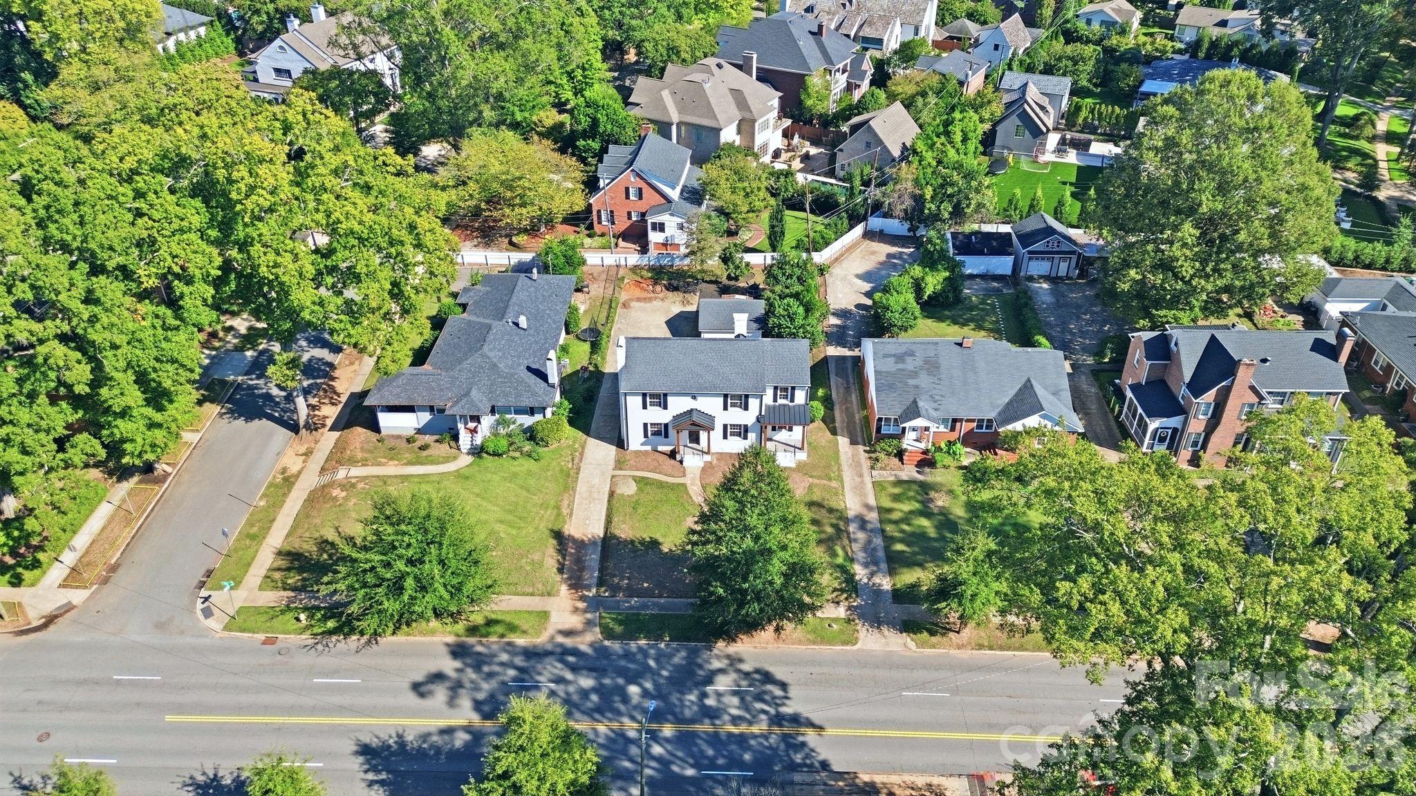 Duplex at 1307 S Kings Drive, Charlotte, photo 35 of 40