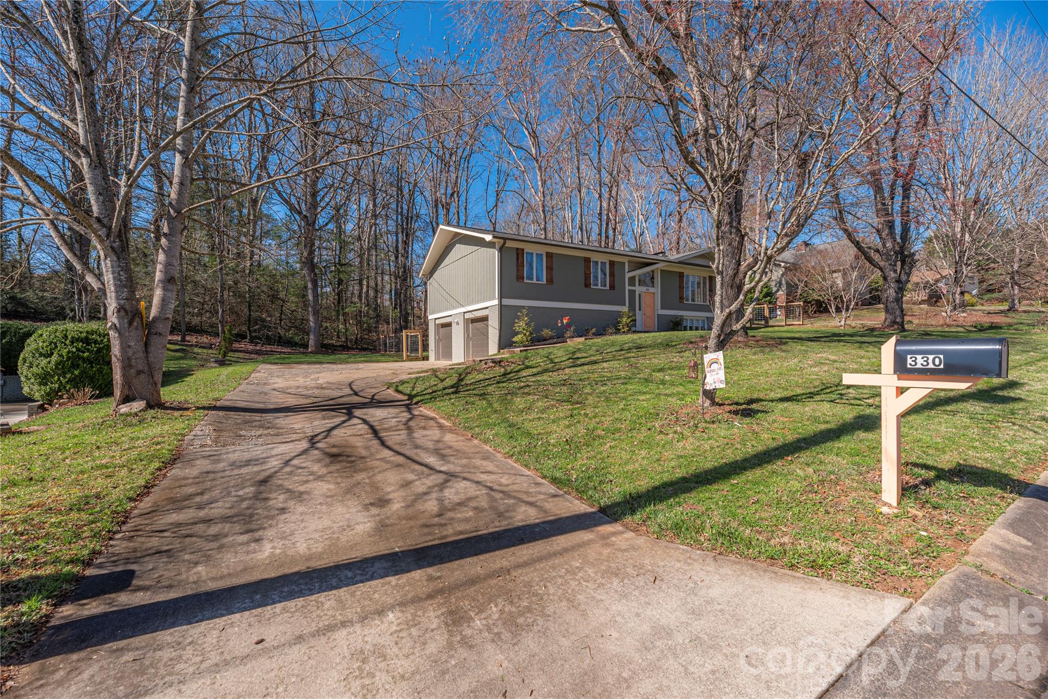 Ample garage and driveway parking - 330 Woody Lane, Asheville