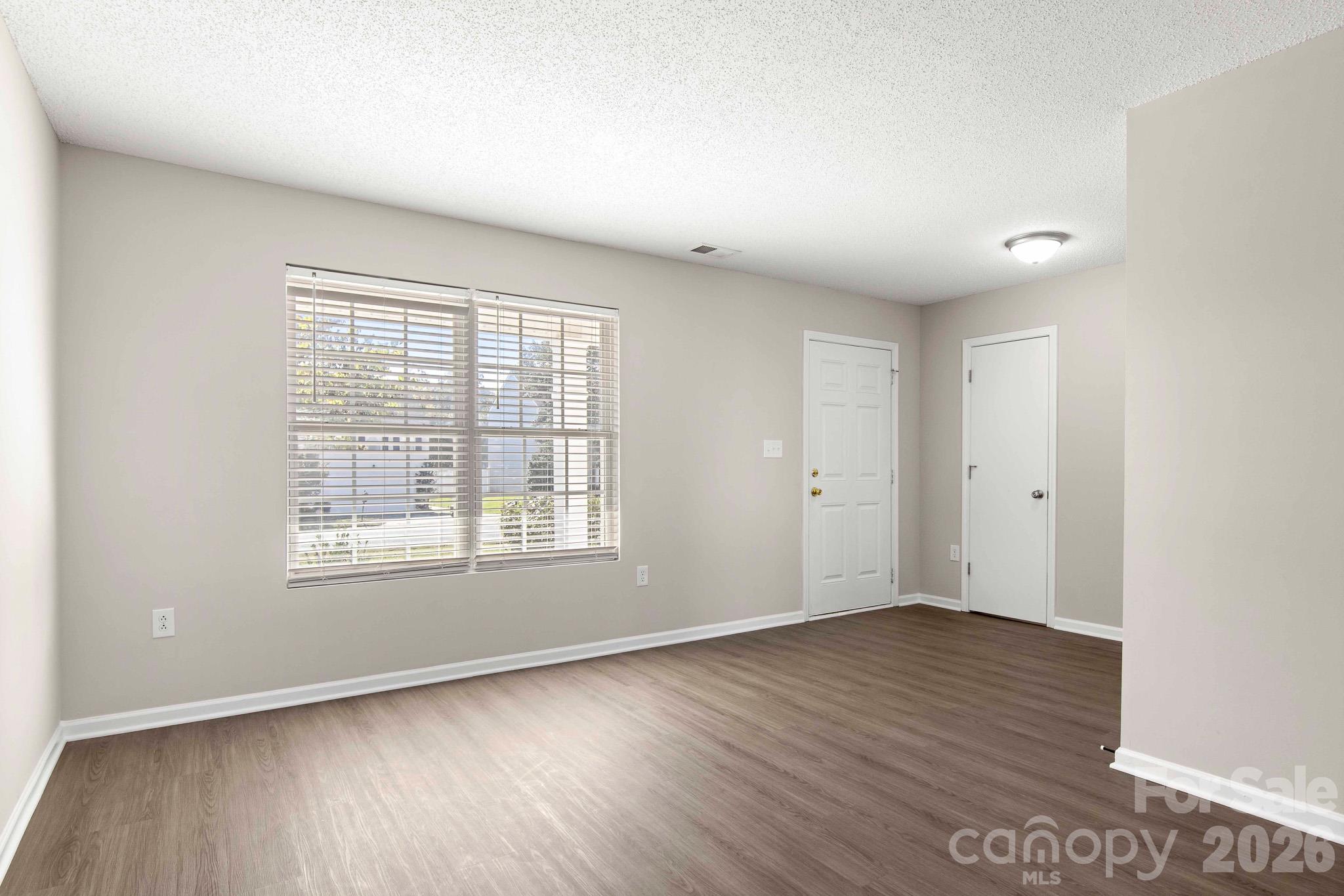 Single Family Residence at 2303 Highland Park Drive, Charlotte, photo 4 of 48
