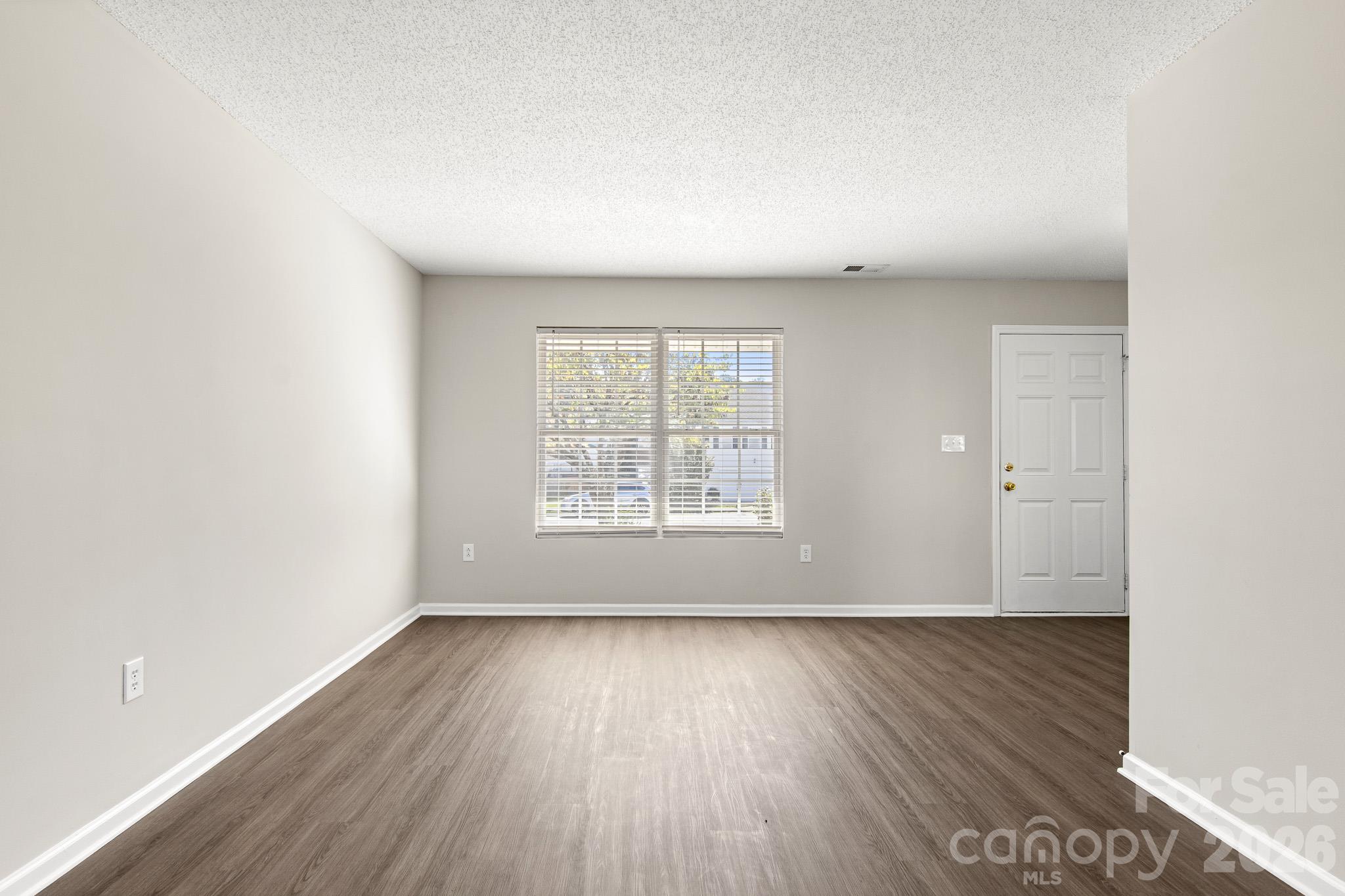 Single Family Residence at 2303 Highland Park Drive, Charlotte, photo 9 of 48