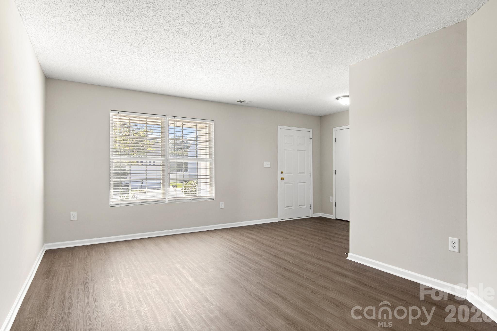 Single Family Residence at 2303 Highland Park Drive, Charlotte, photo 10 of 48