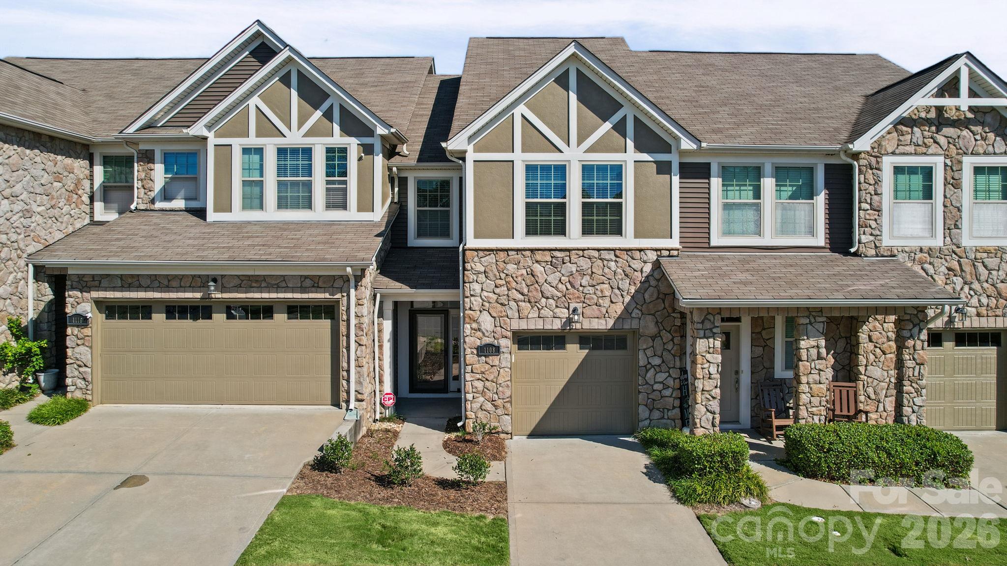 Townhouse at 1108 Roderick Drive, Fort Mill, photo 2 of 45