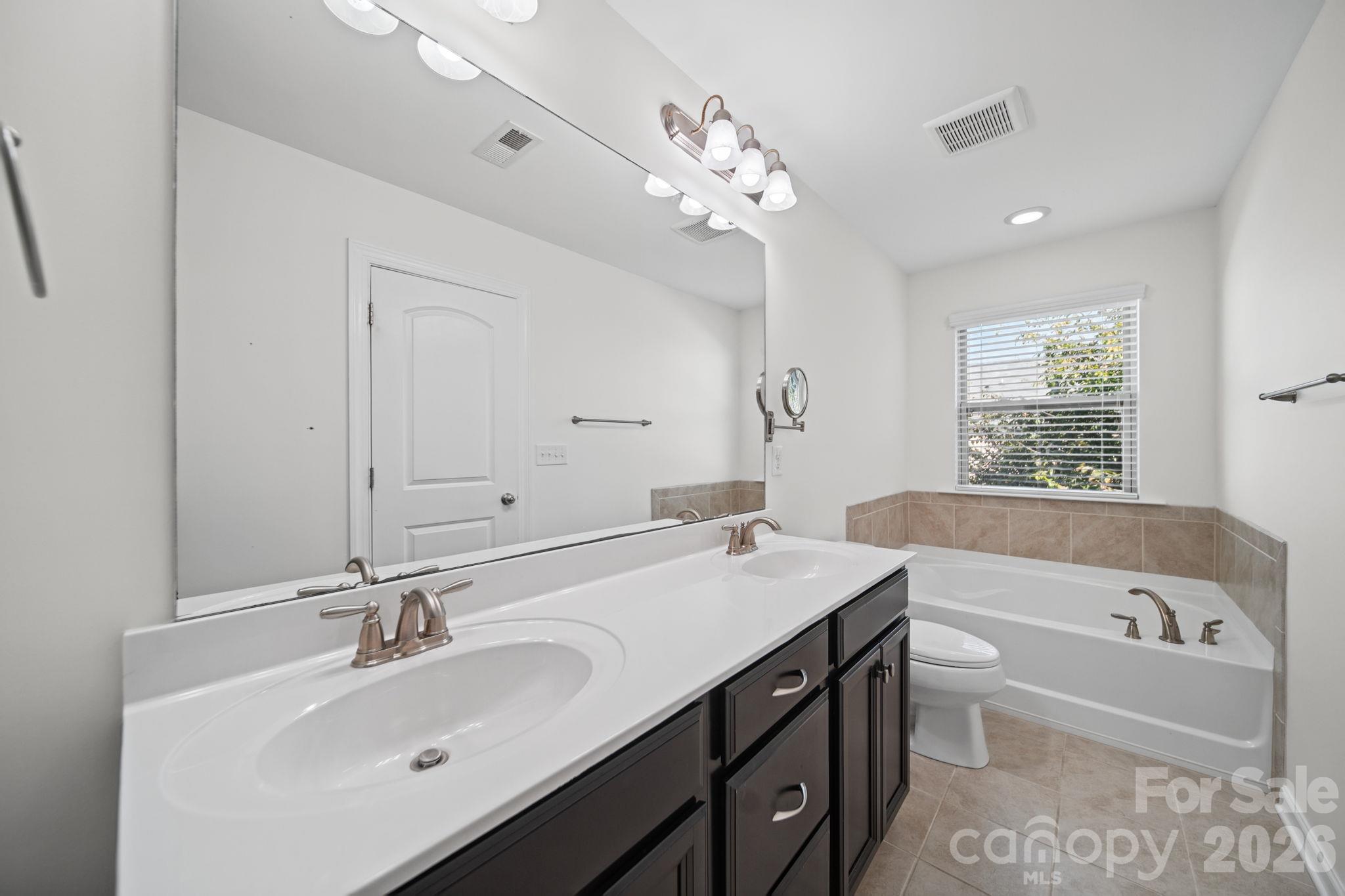 Townhouse at 1108 Roderick Drive, Fort Mill, photo 22 of 45