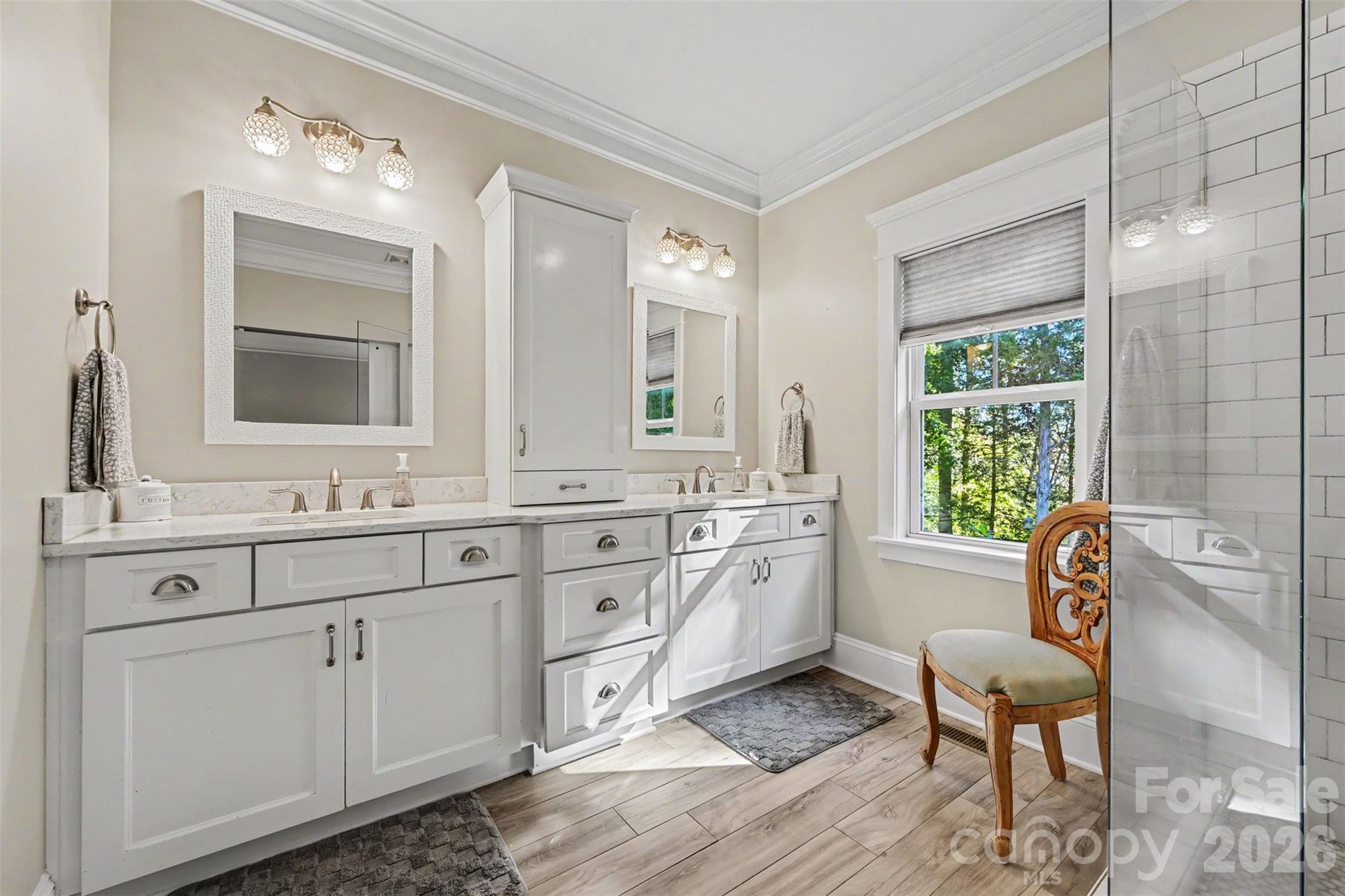 Single Family Residence at 14438 Beatties Ford Road, Huntersville, photo 15 of 37