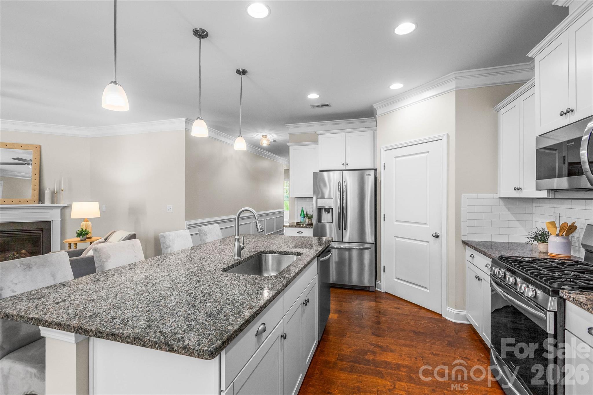 Single Family Residence at 4300 Legacy Drive, Denver, photo 13 of 42