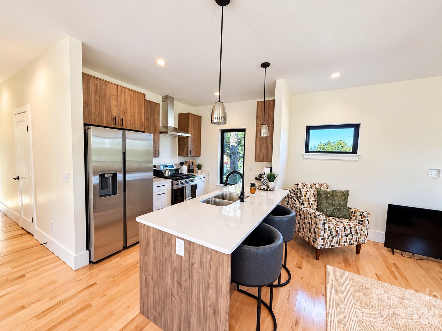 Kitchen with bar - 3 Locust Street, Asheville