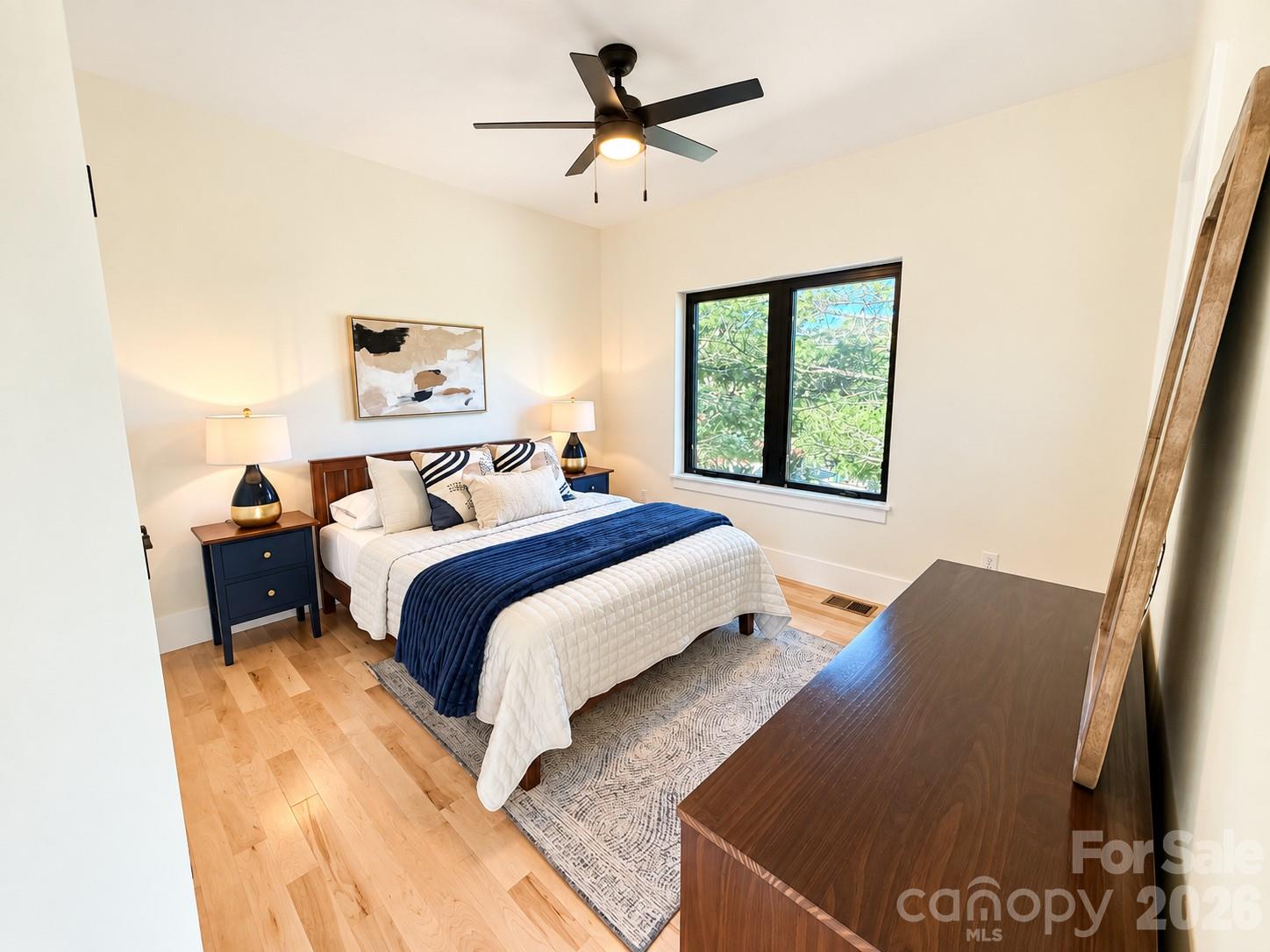 3rd bedroom - 3 Locust Street, Asheville