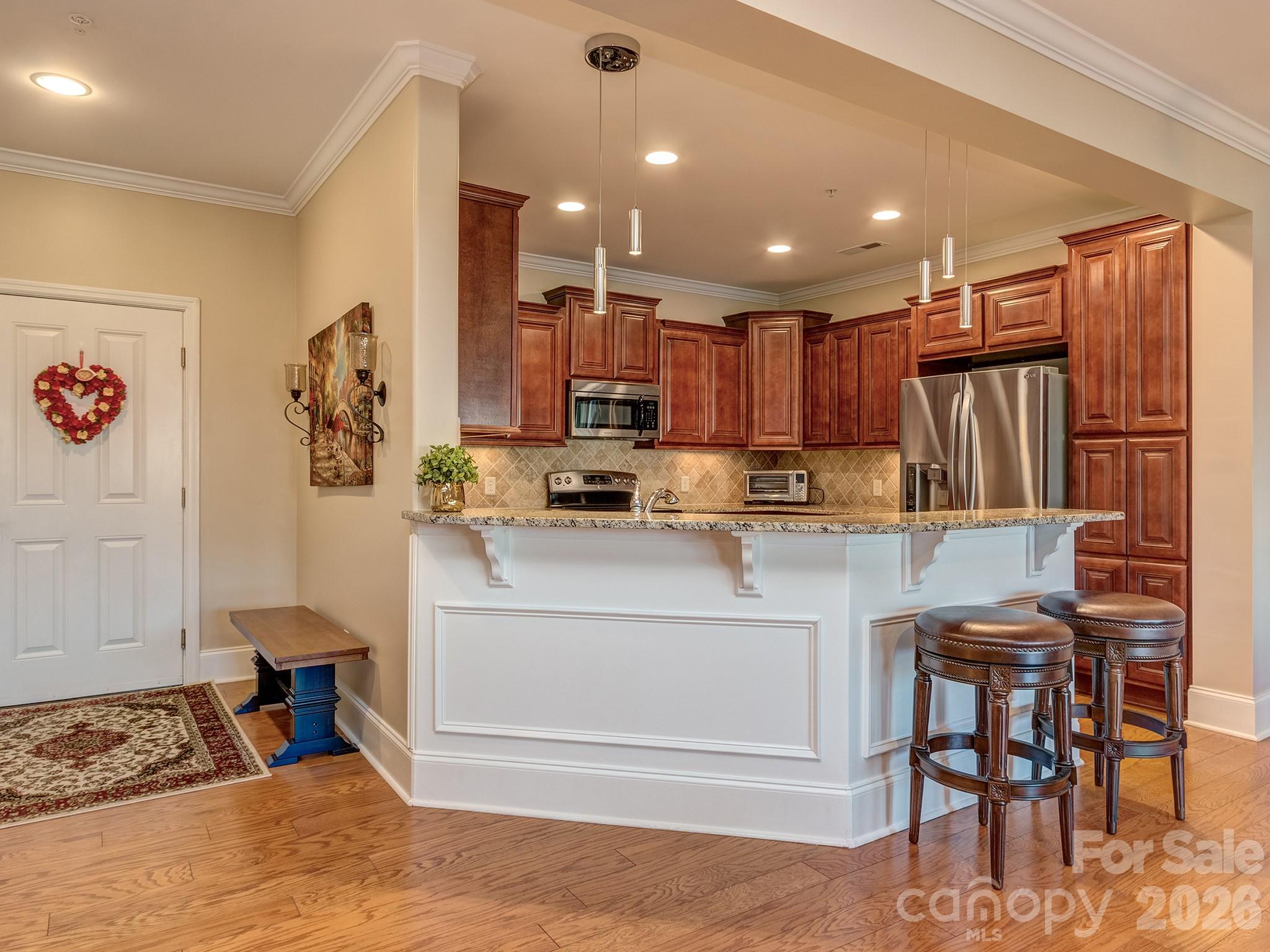 Kitchen with breakfast bar - 6605 Central Pacific Avenue, Charlotte