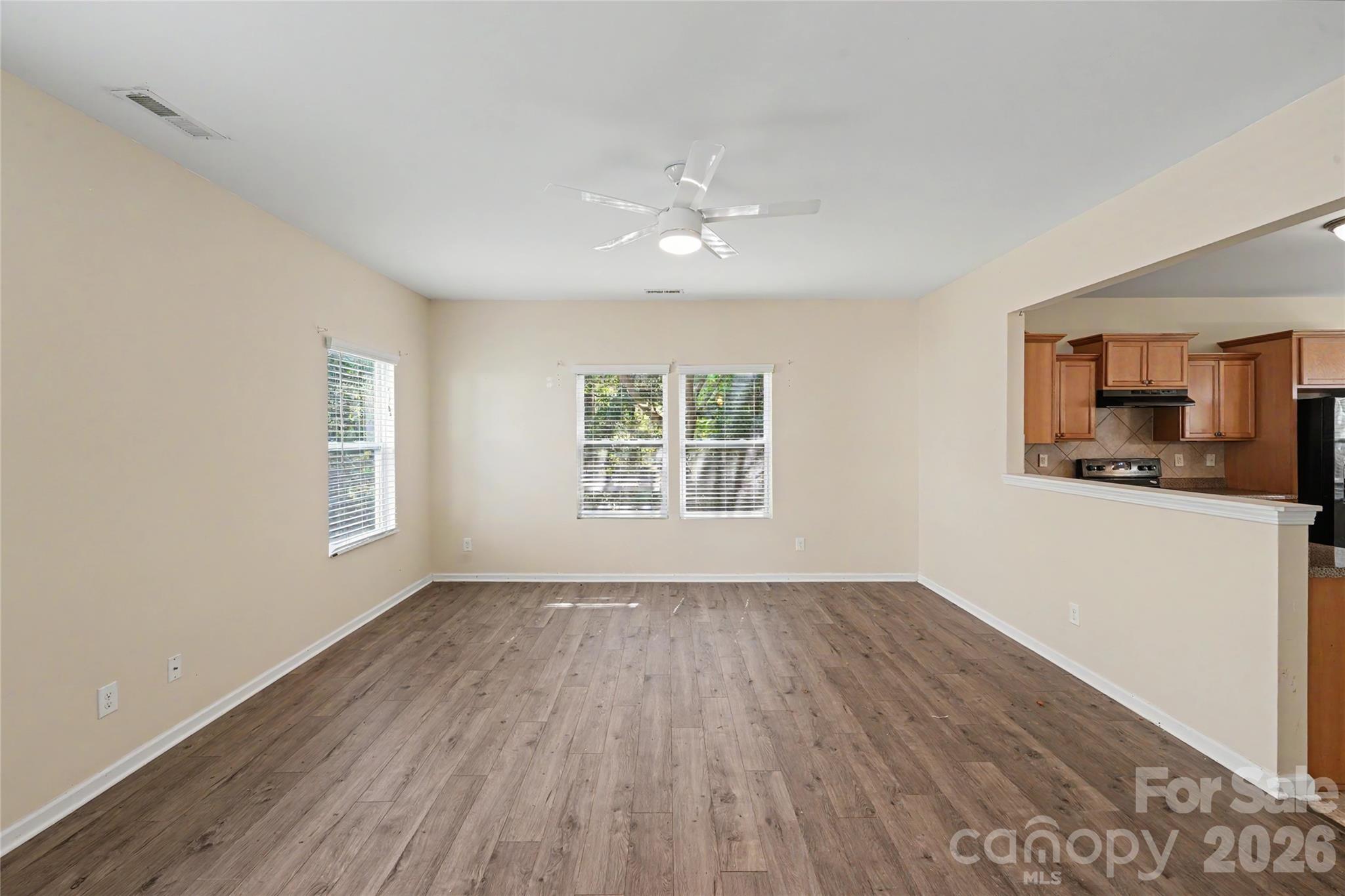 Single Family Residence at 460 Dutch White Drive, Clover, photo 13 of 37