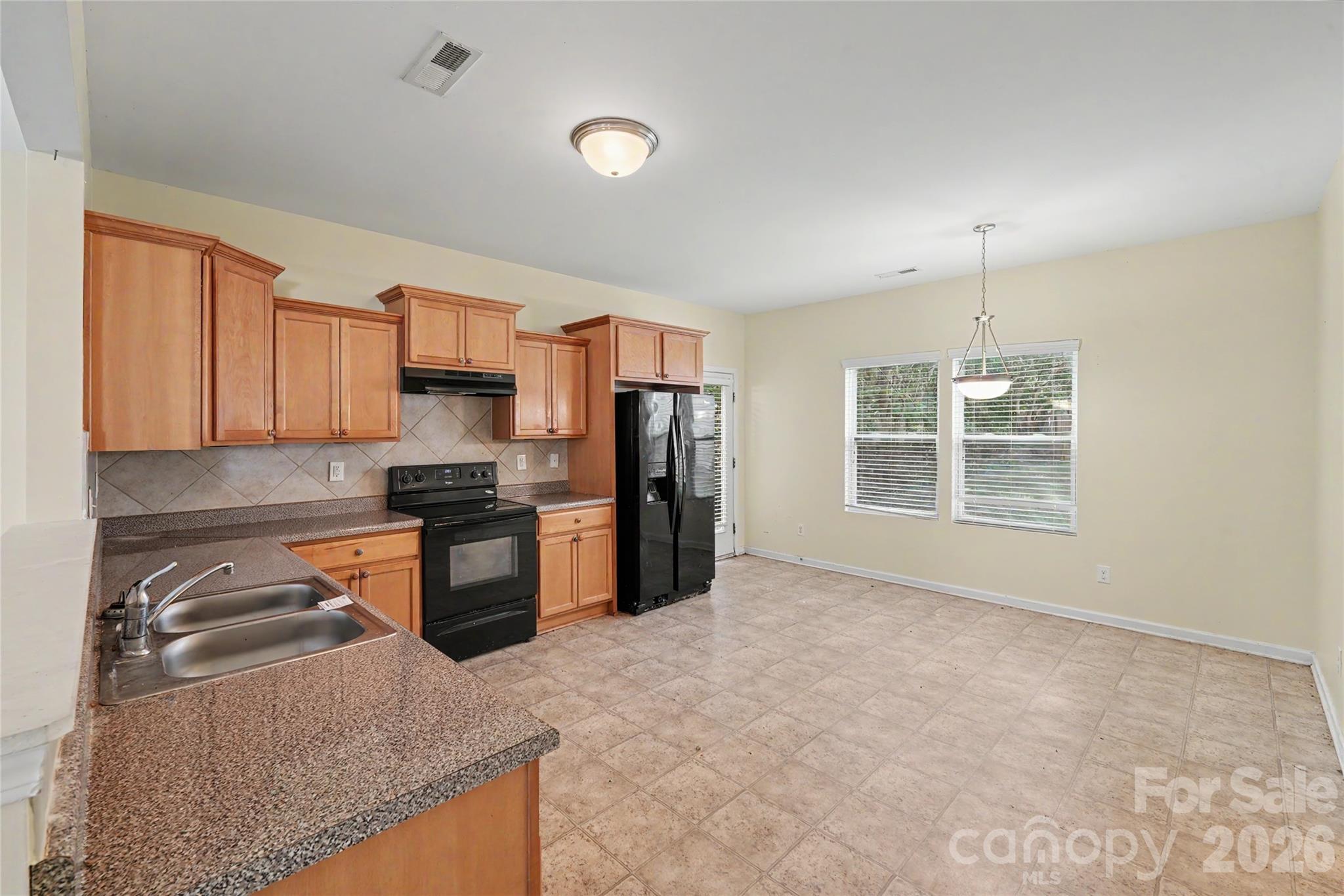 Single Family Residence at 460 Dutch White Drive, Clover, photo 15 of 37