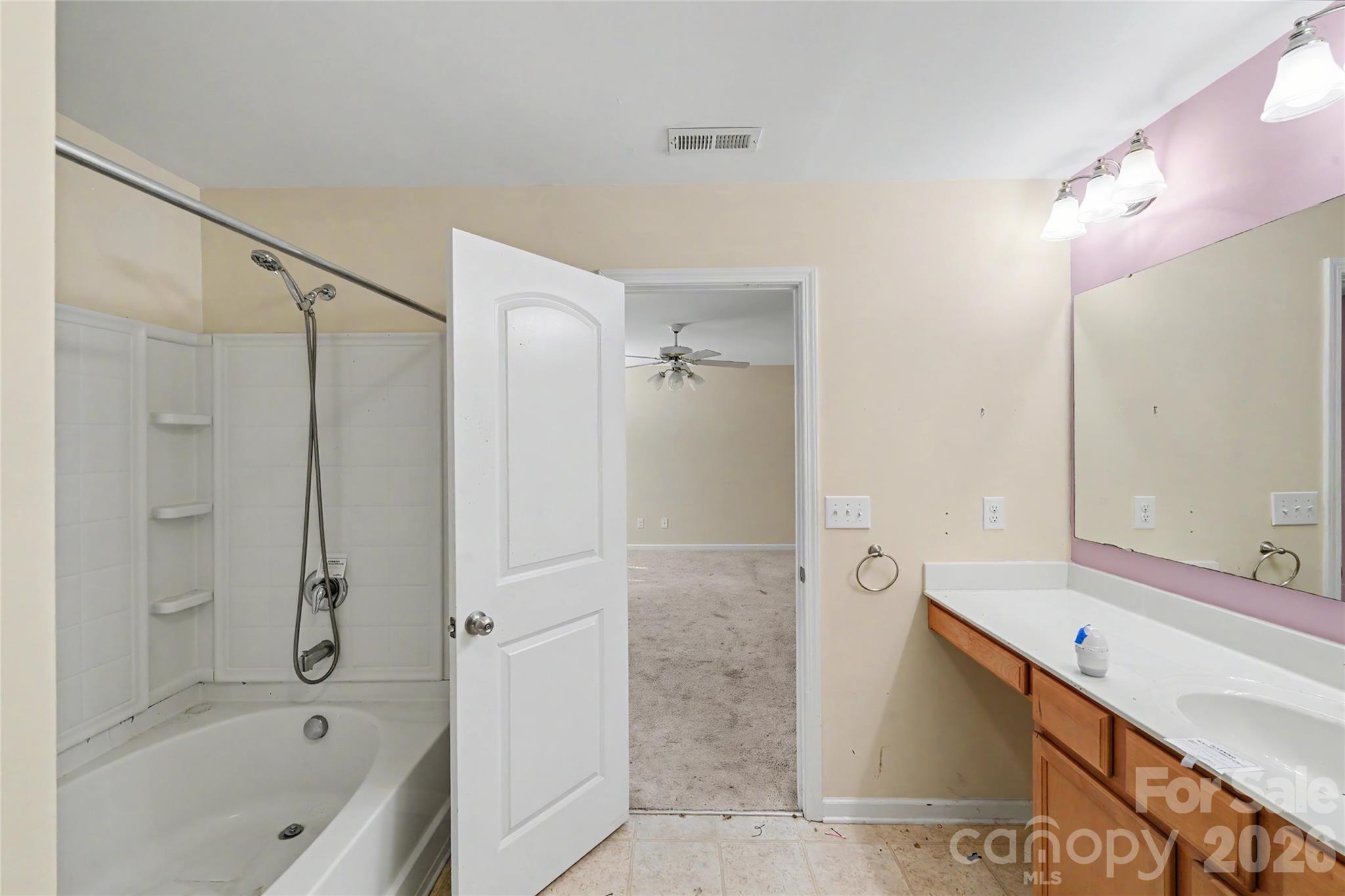 Single Family Residence at 460 Dutch White Drive, Clover, photo 29 of 37