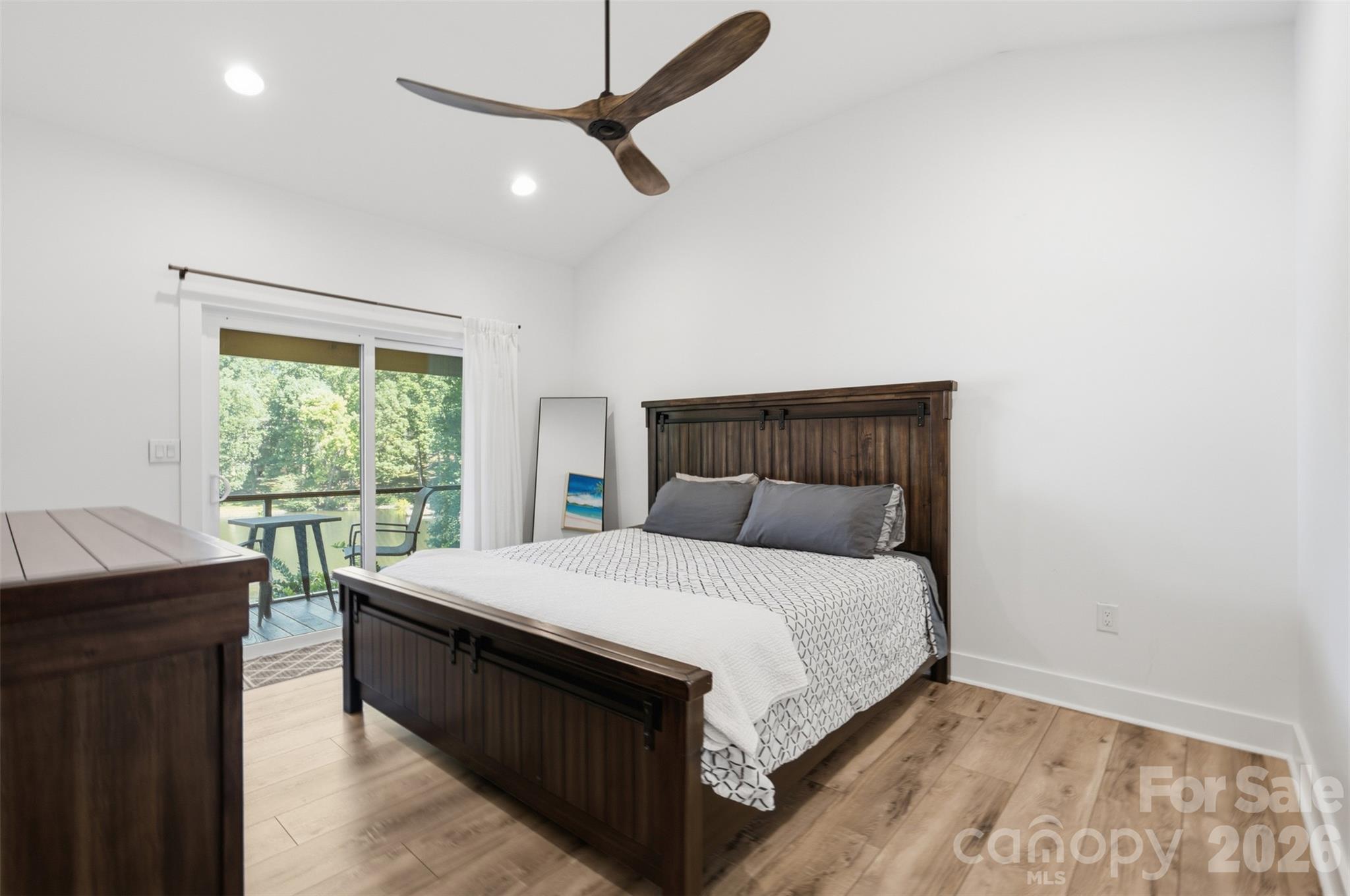 Single Family Residence at 128 Wickford Lane, Mooresville, photo 11 of 36