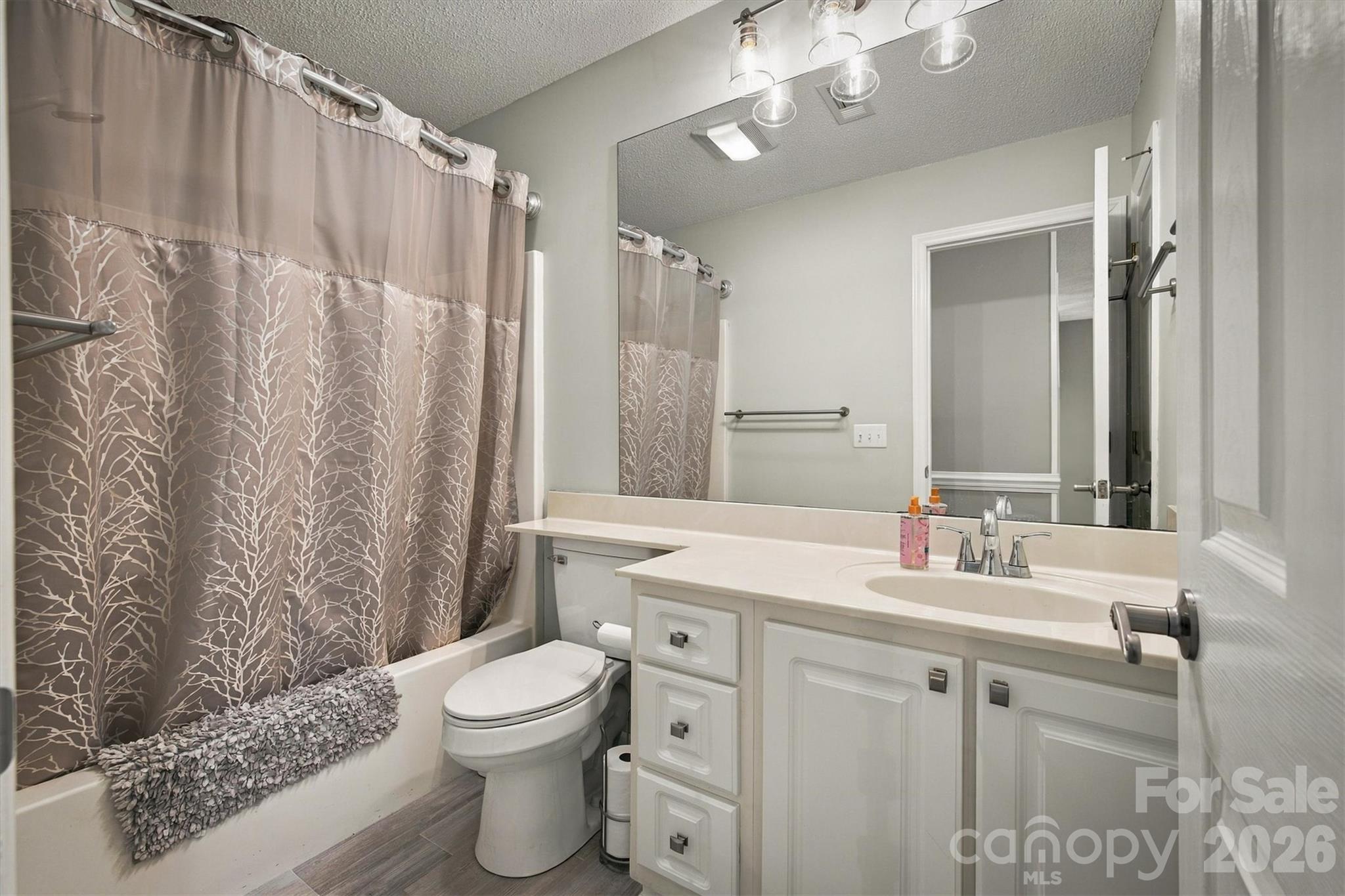 Single Family Residence at 2183 13th Street Court NE, Hickory, photo 28 of 40