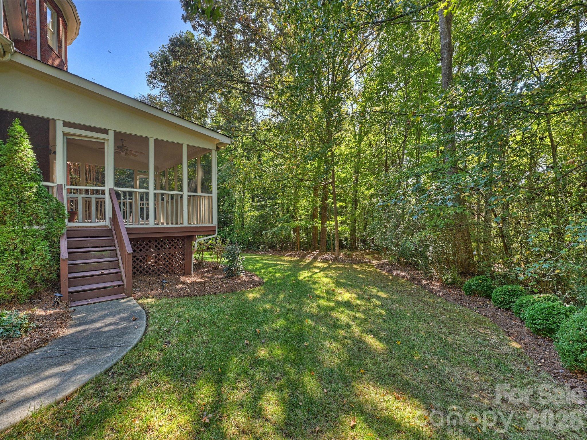 Yard large enough for playing or FIDO - 7705 Stonehaven Drive, Waxhaw