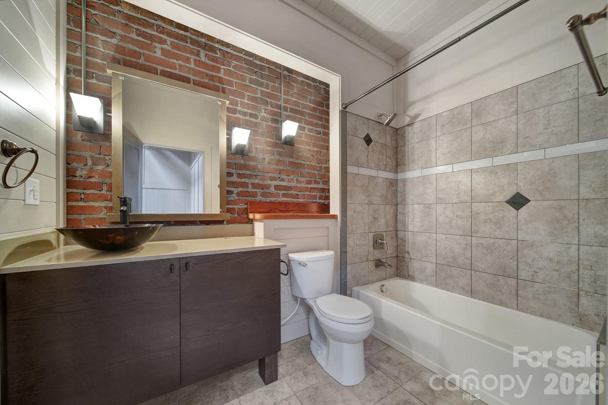 Condominium at 162 S South Street, Gastonia, photo 24 of 25