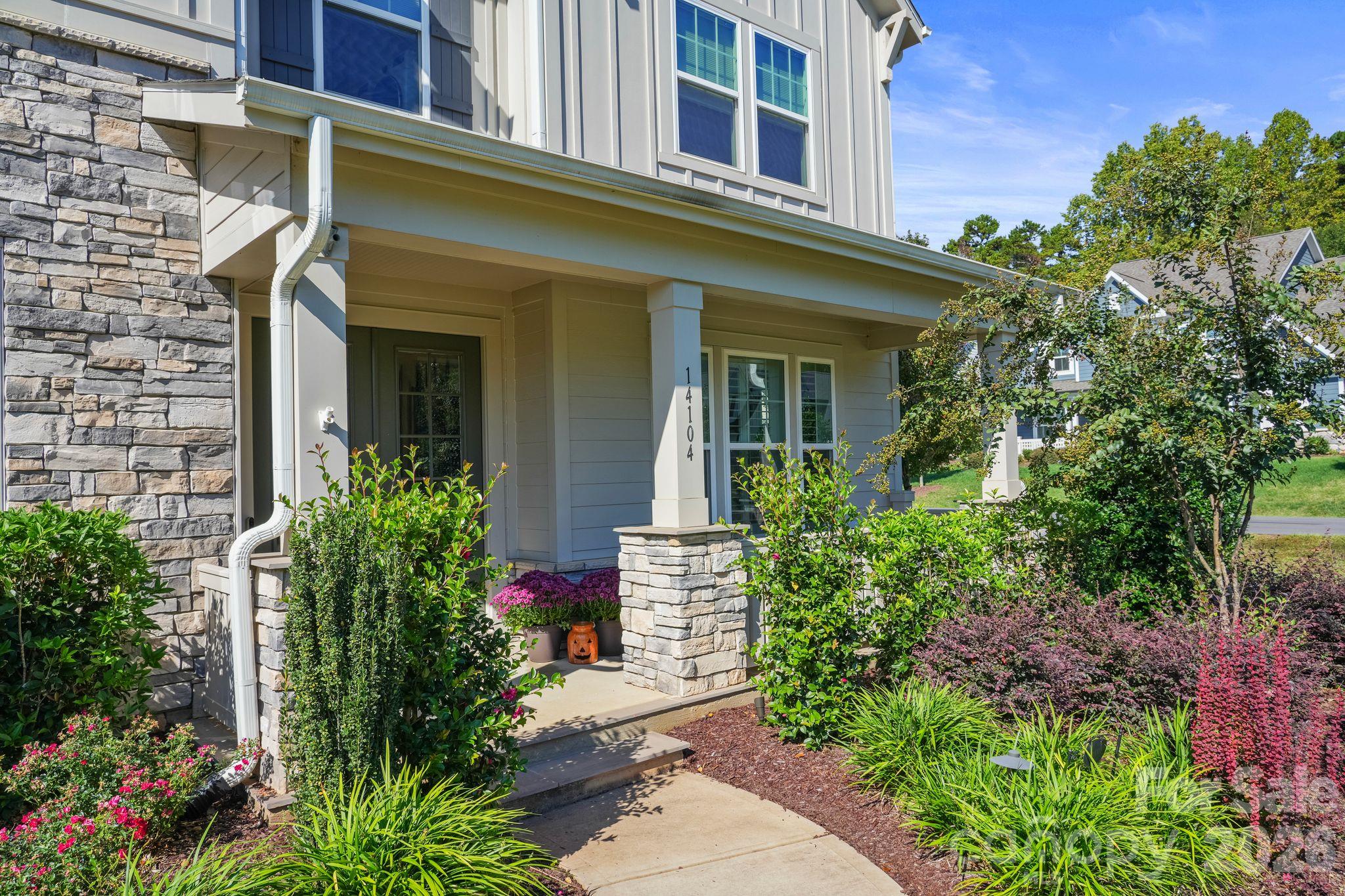 Single Family Residence at 14104 Hollins Grove Avenue, Huntersville, photo 5 of 46