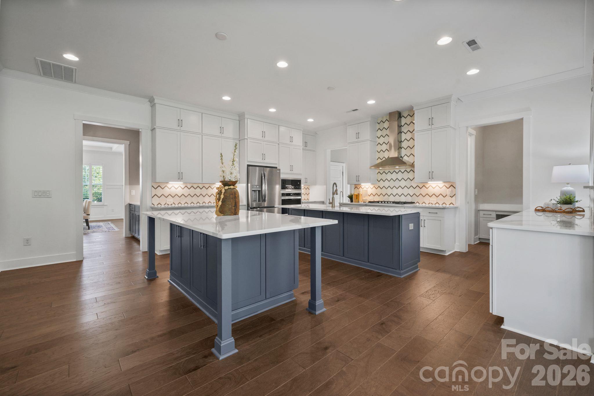 Single Family Residence at 14104 Hollins Grove Avenue, Huntersville, photo 12 of 46