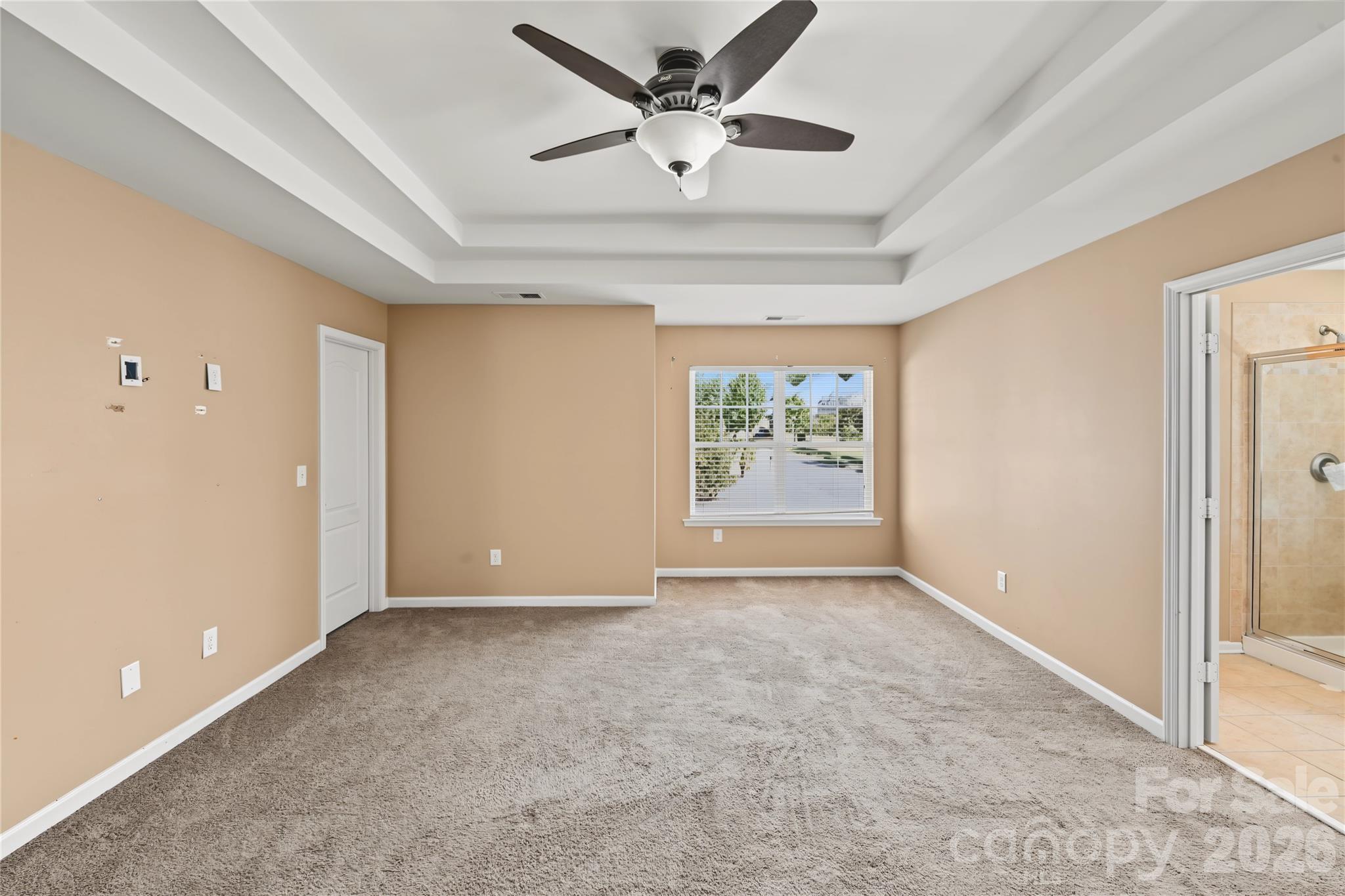 Single Family Residence at 9738 Loughlin Lane, Charlotte, photo 4 of 42