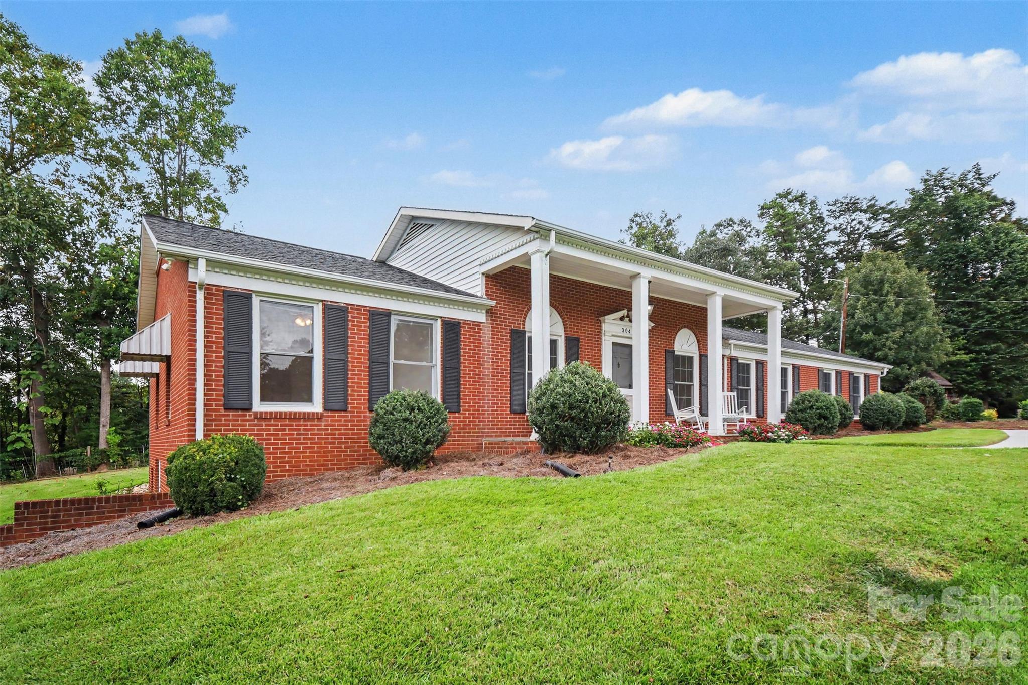 Single Family Residence at 304 Gregory Road, Statesville, photo 2 of 35