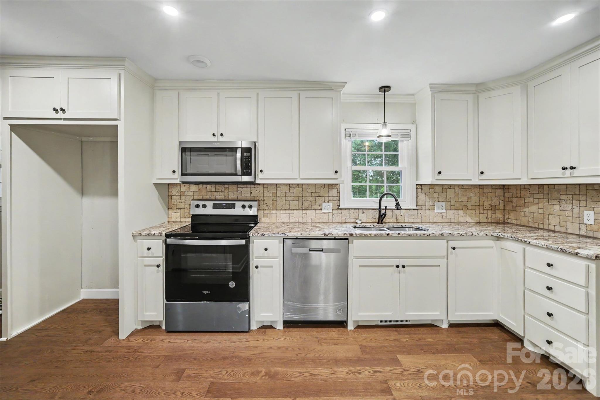 Kitchen area - 304 Gregory Road, Statesville