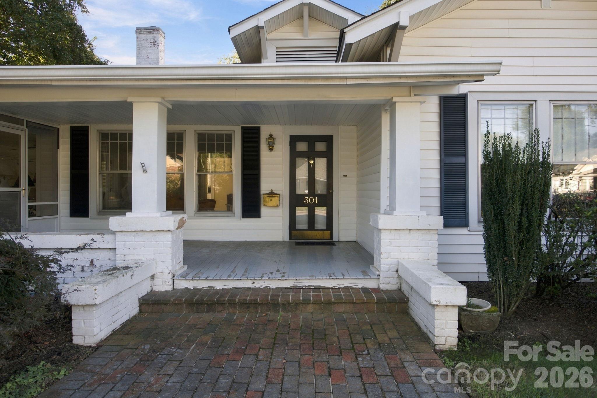 Single Family Residence at 301 8th Street, Newton, photo 2 of 24