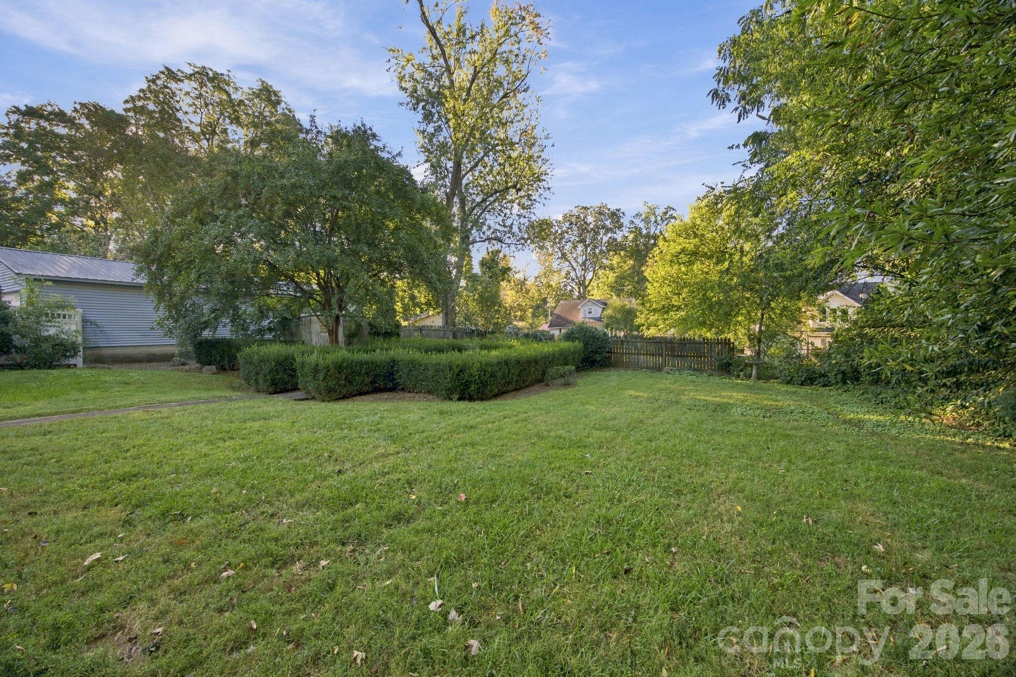 Single Family Residence at 301 8th Street, Newton, photo 23 of 24