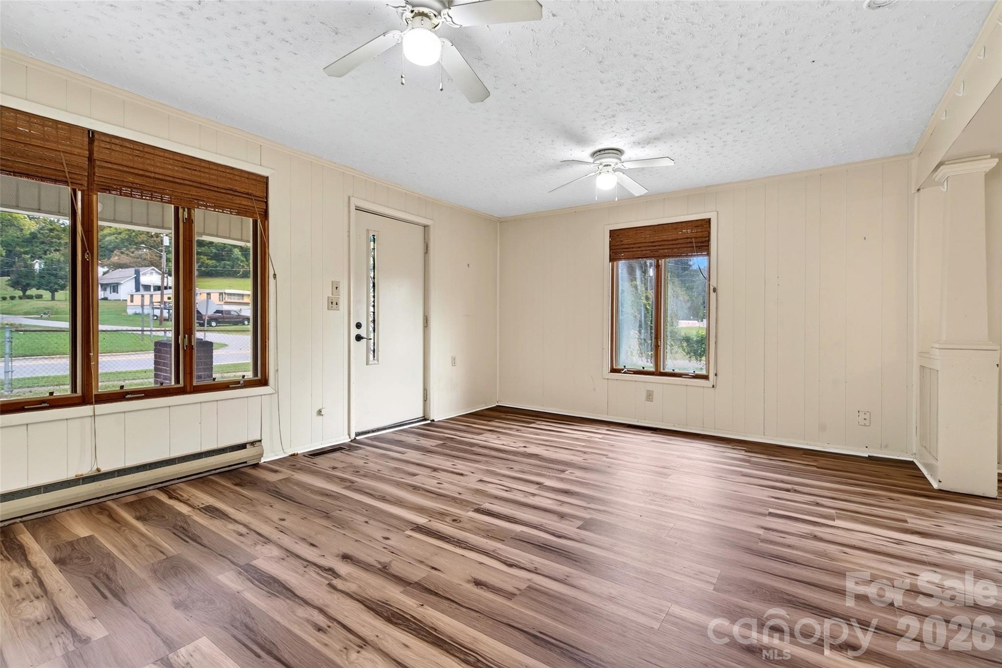 Large picture windows. - 432 & 422 E Main Street, Old Fort