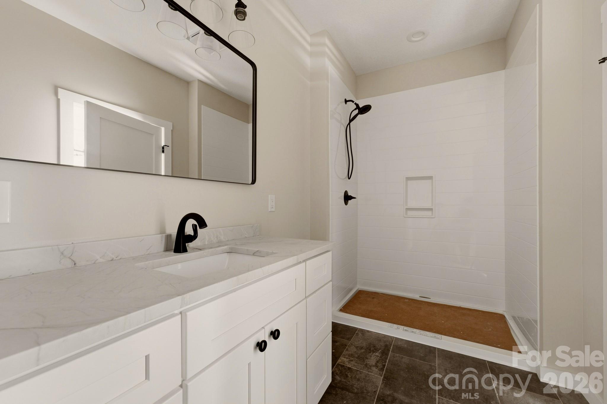 Upstairs Bathroom - 431 Tahlfield Road, Sylva